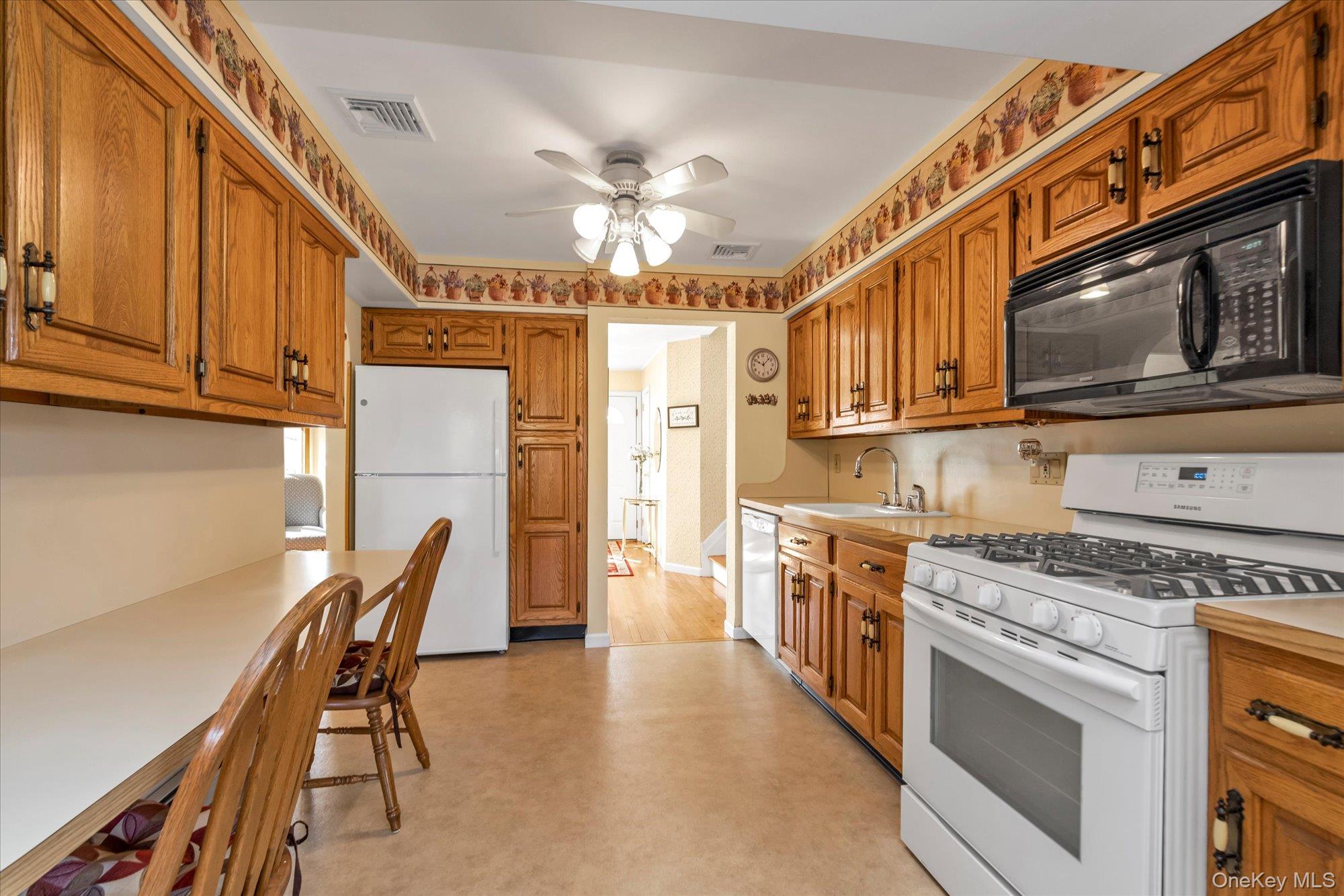 #6 photo, 3 Gardenia Drive, Commack , NY 11725