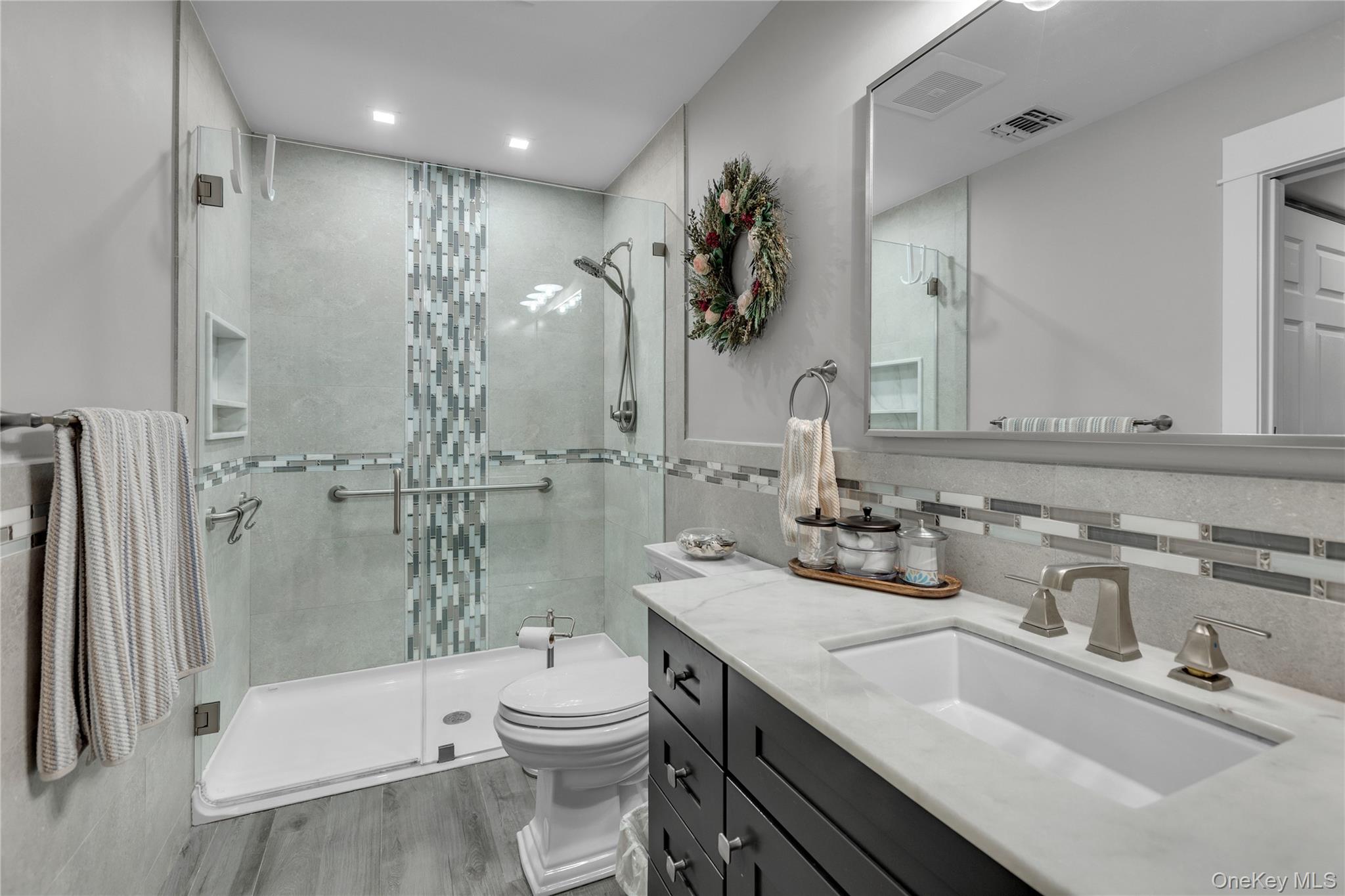 #13 photo, 256 Glen Drive, Ridge , NY 11961