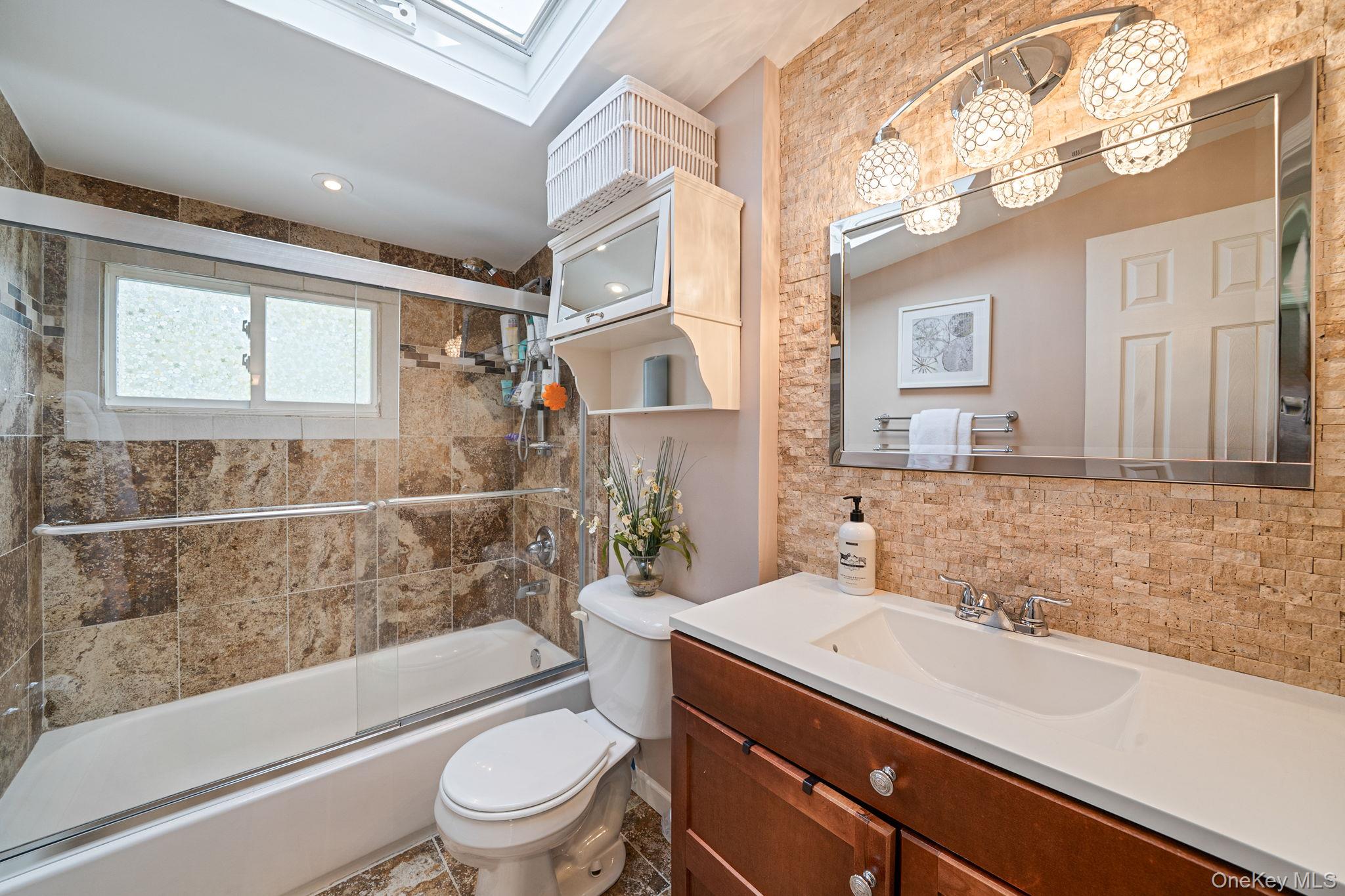 #19 photo, 785 Franklyn Avenue, Bohemia , NY 11716