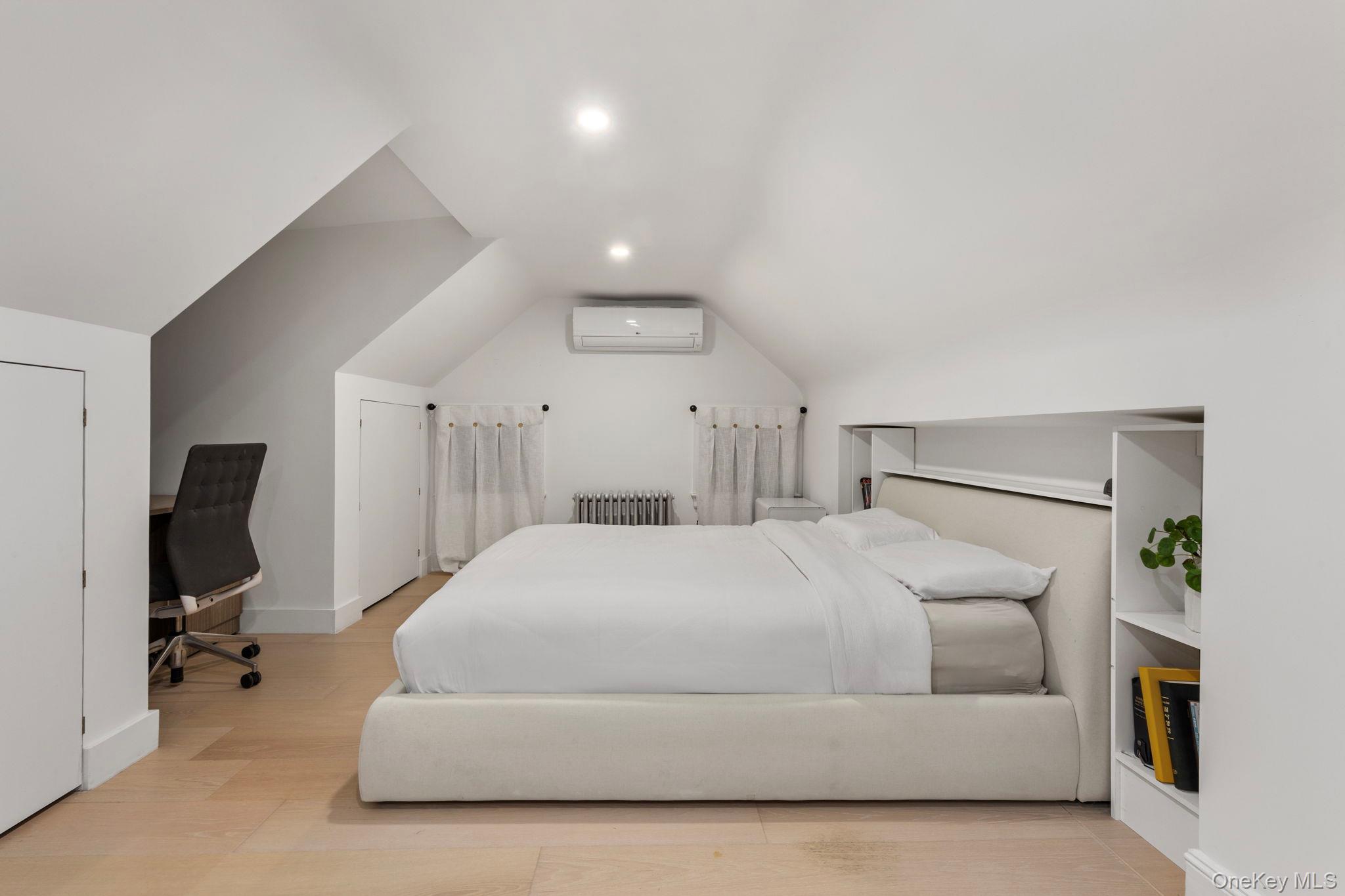 #19 photo, 3611 221st Street, Bayside , NY 11361