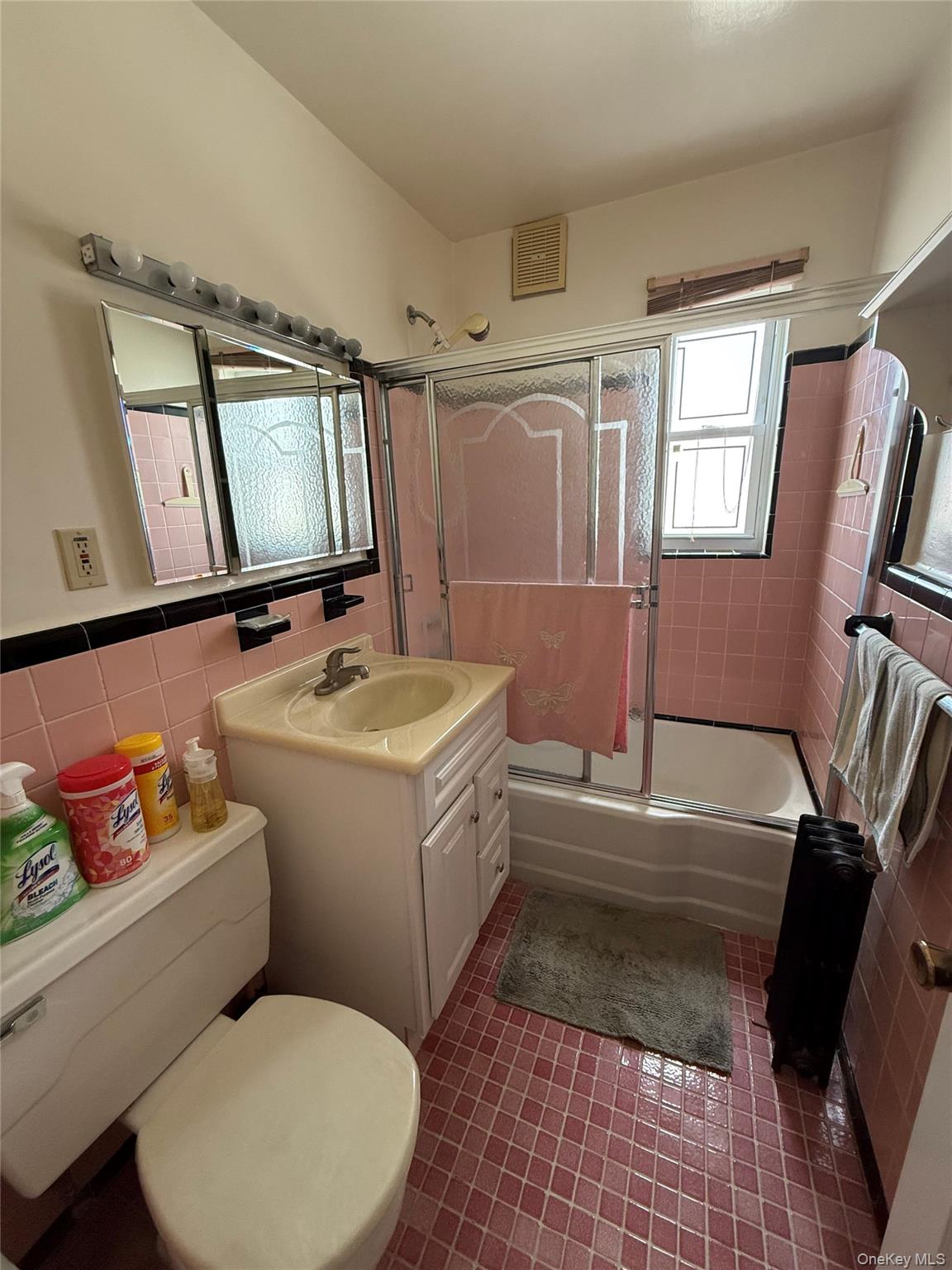 #13 photo, 19929 26th Avenue, Flushing , NY 11358