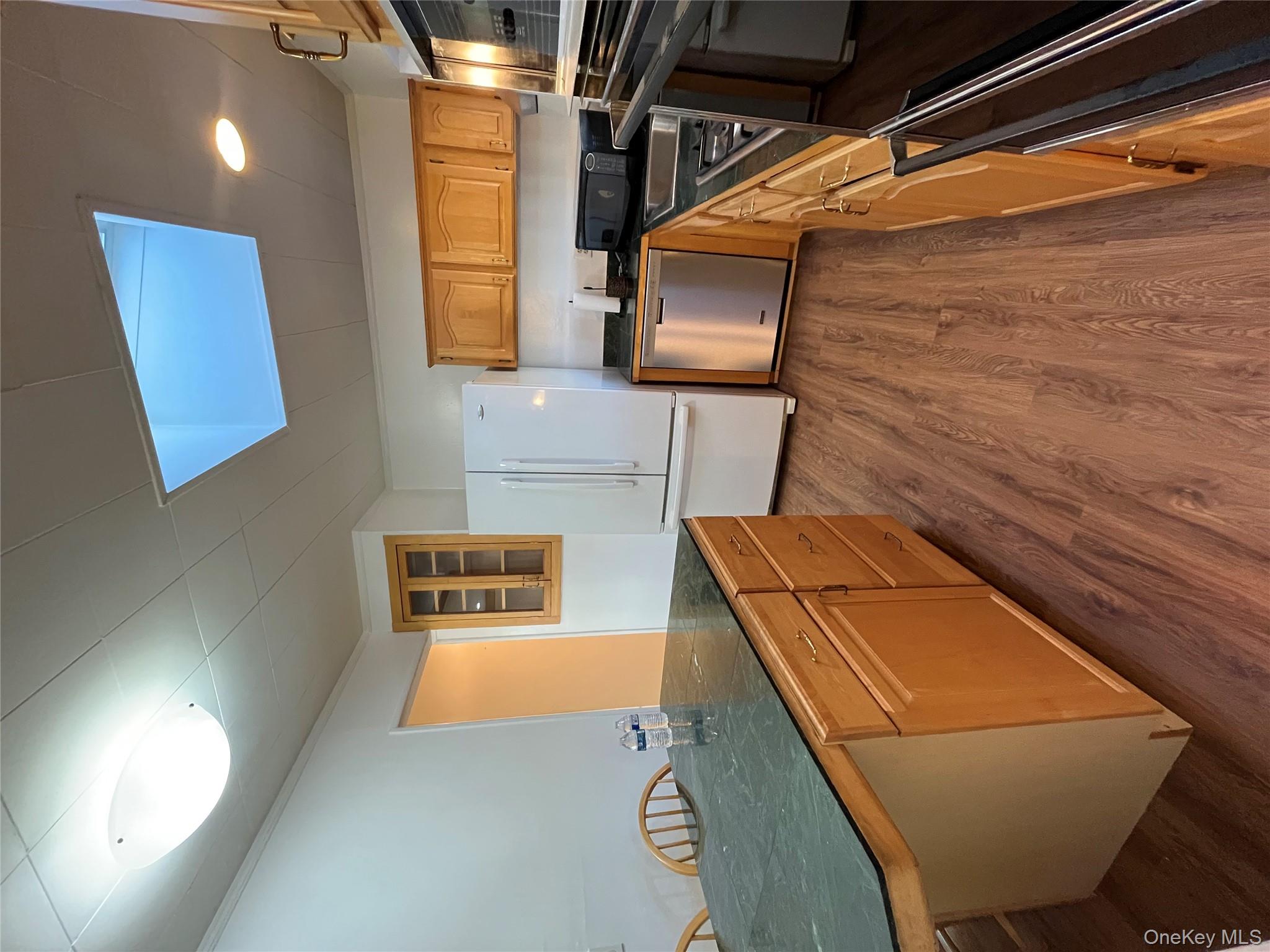 #5 photo, 27 Douglass Street, Brentwood , NY 11717