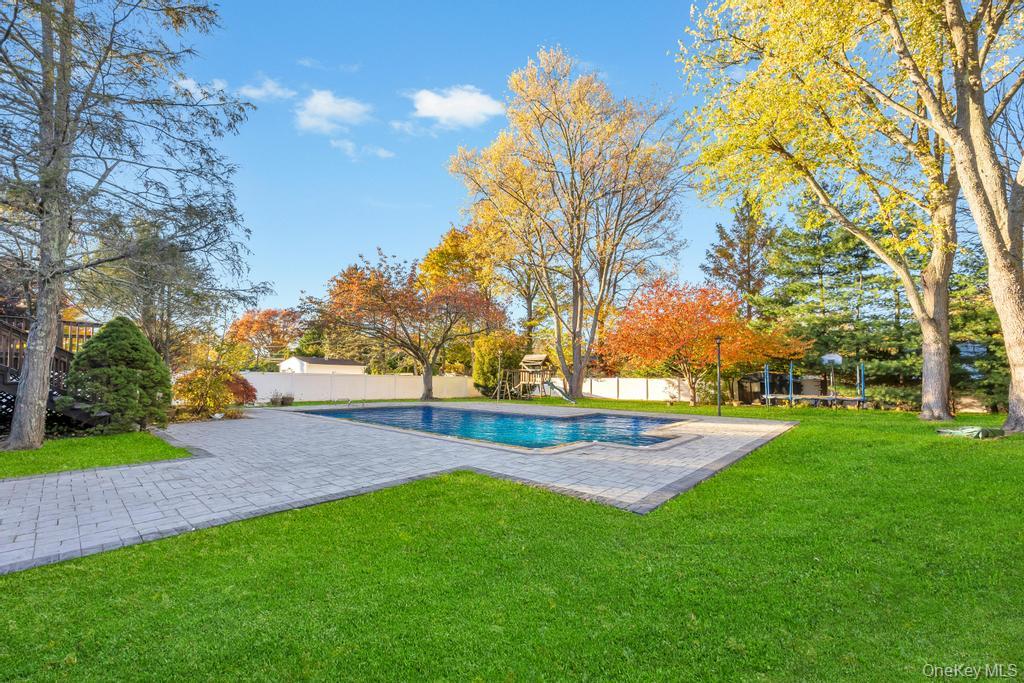 #2 photo, 29 Dillon Drive, Dix Hills , NY 11746