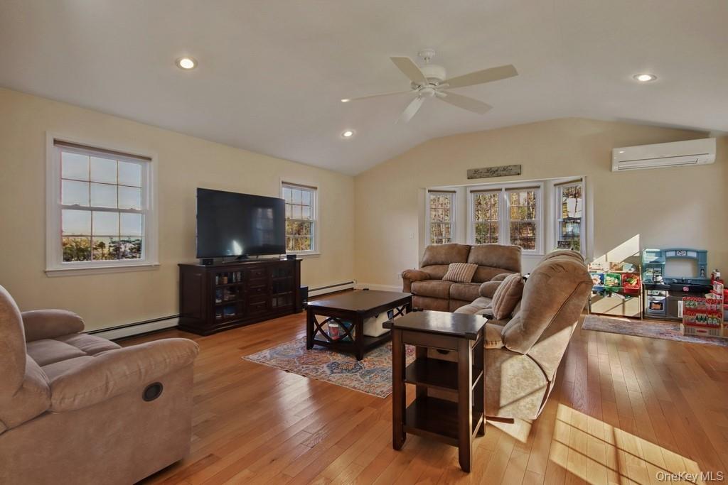 #17 photo, 7 Farview Road, Hopewell Junction , NY 12533