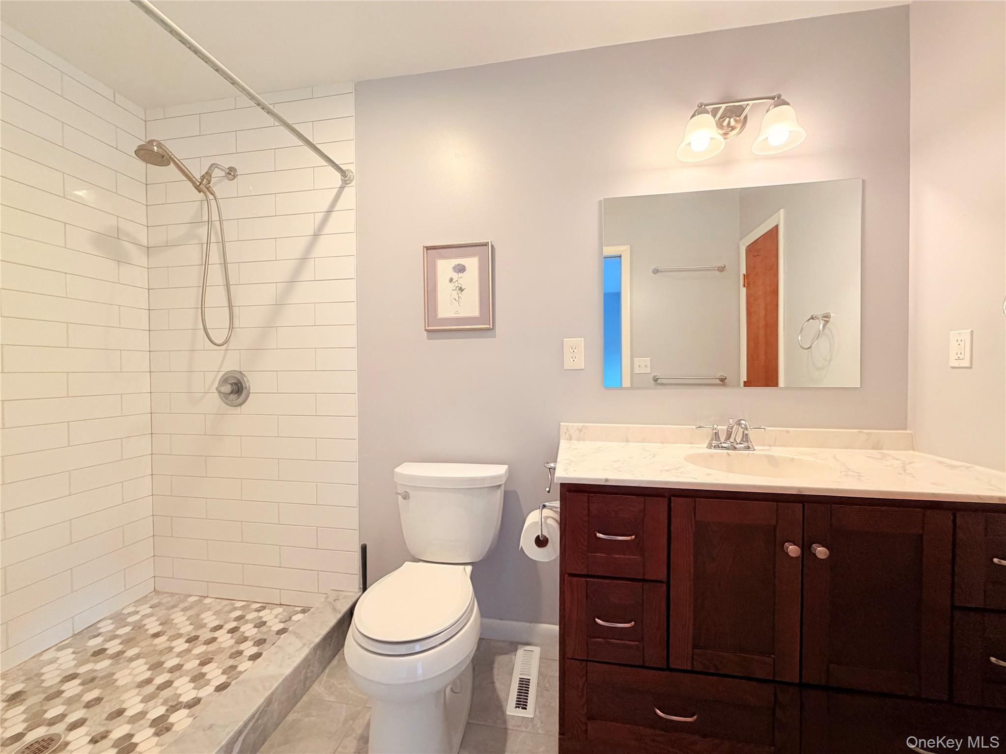 #13 photo, 78 Commonwealth Avenue, Middletown , NY 10940