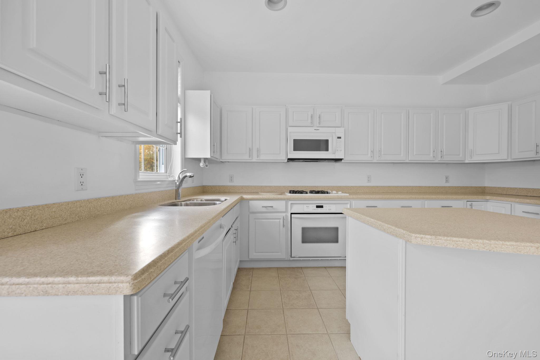 #13 photo, 45 High Point Circle, Rye Brook , NY 10573