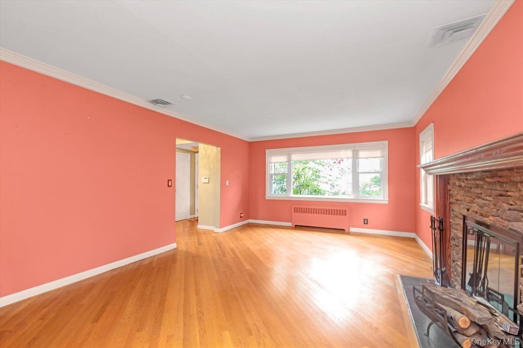 #5 photo, 709 Carlyle Street, Woodmere , NY 11598