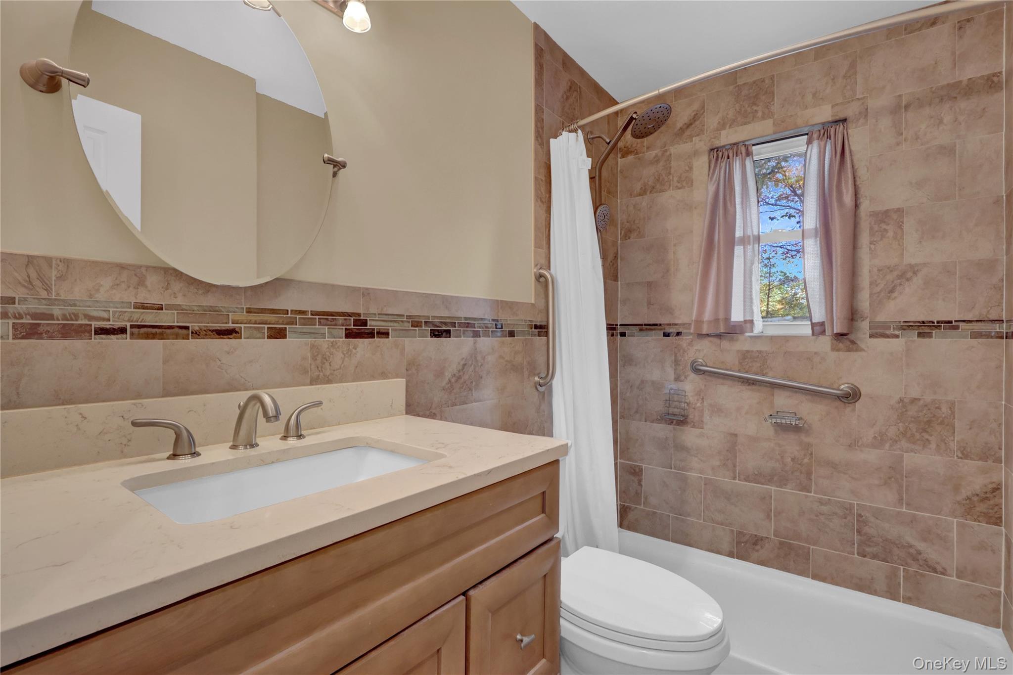 #19 photo, 882 Ocean Avenue, West Islip , NY 11795