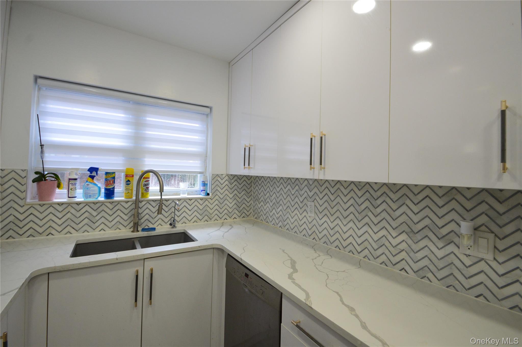 #3 photo, 10546 65th Road, Forest Hills , NY 11375