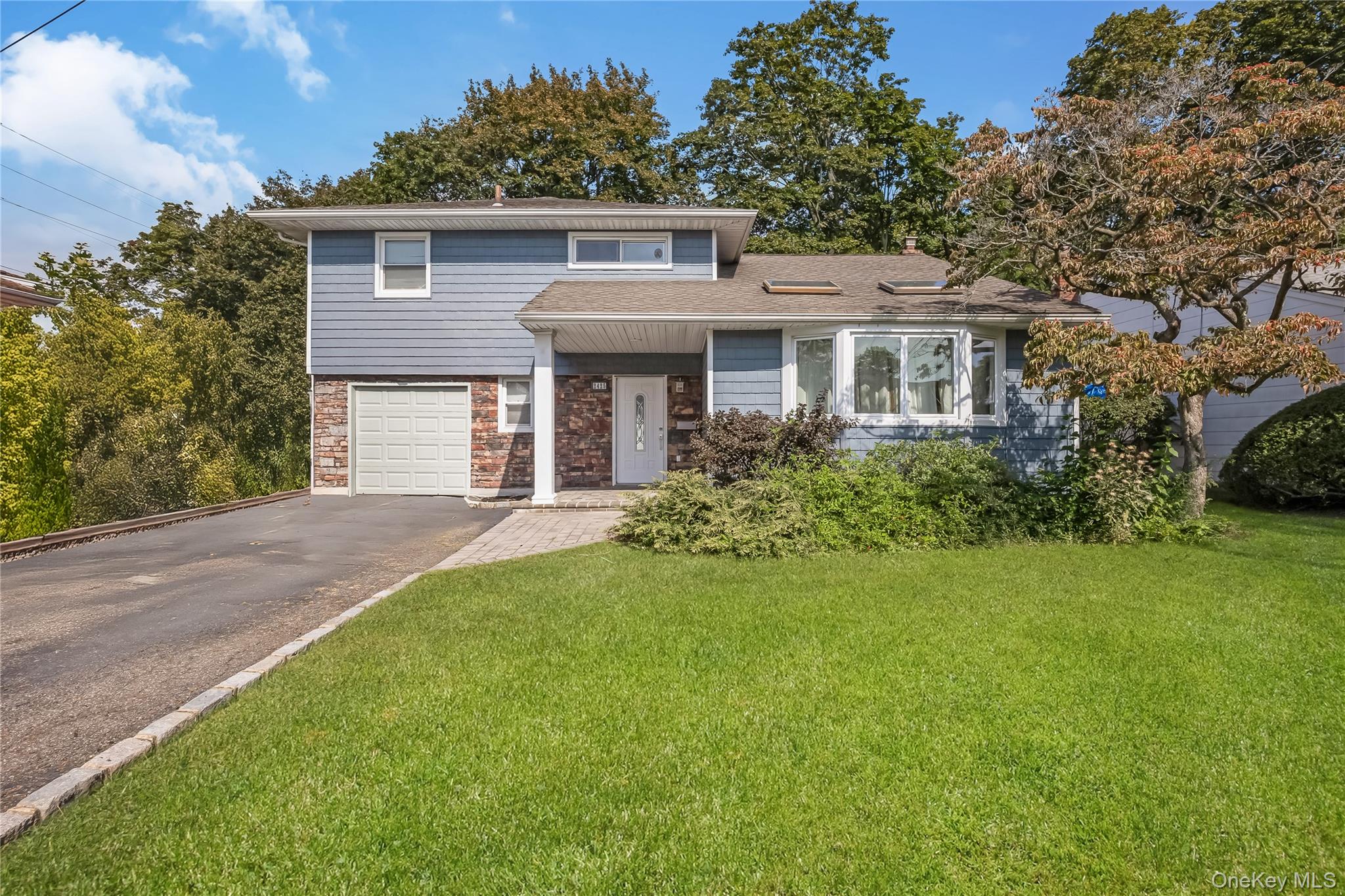 #1 photo, 2425 Sycamore Lane, North Bellmore , NY 11710