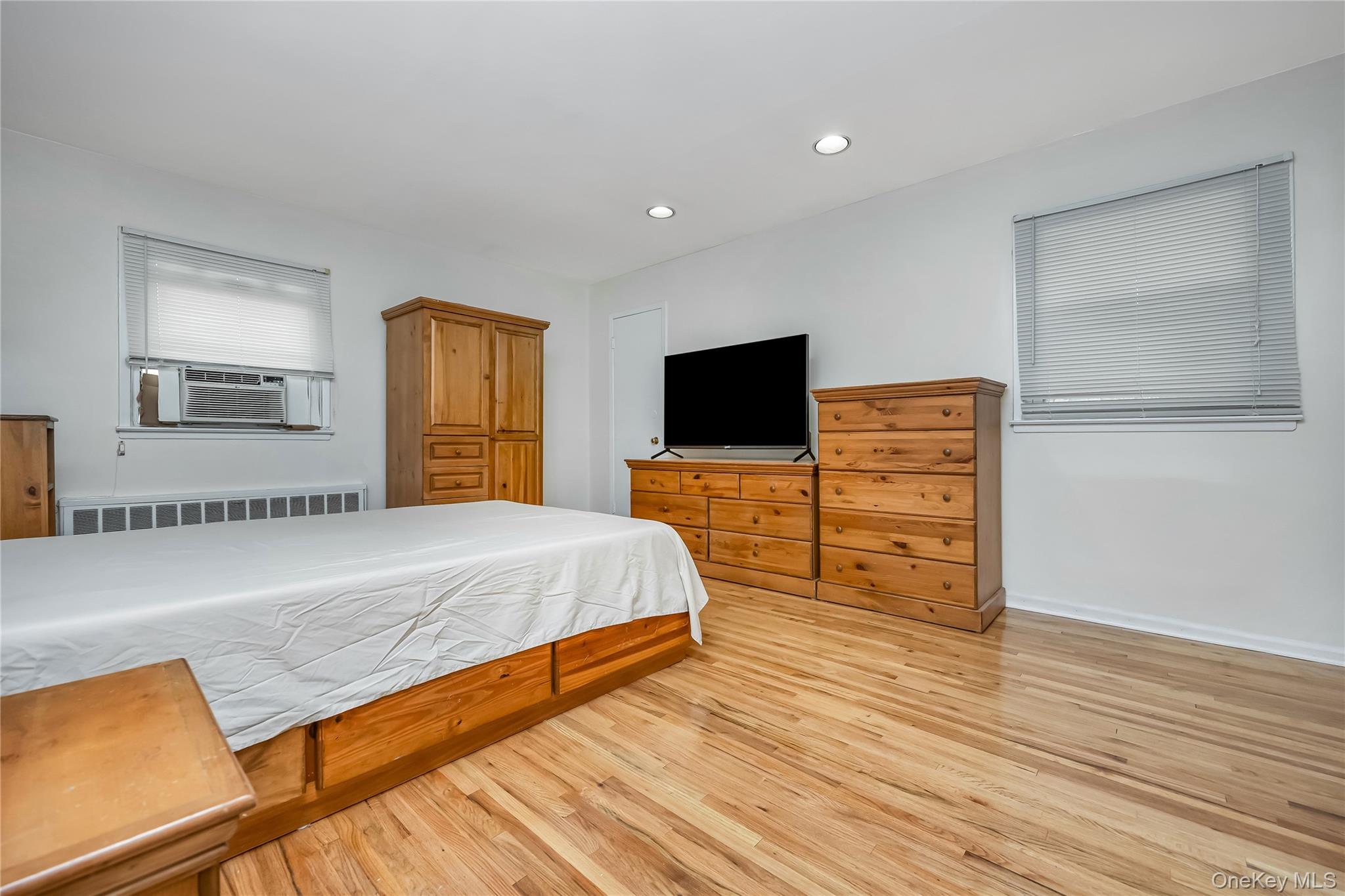 #11 photo, 2425 Sycamore Lane, North Bellmore , NY 11710