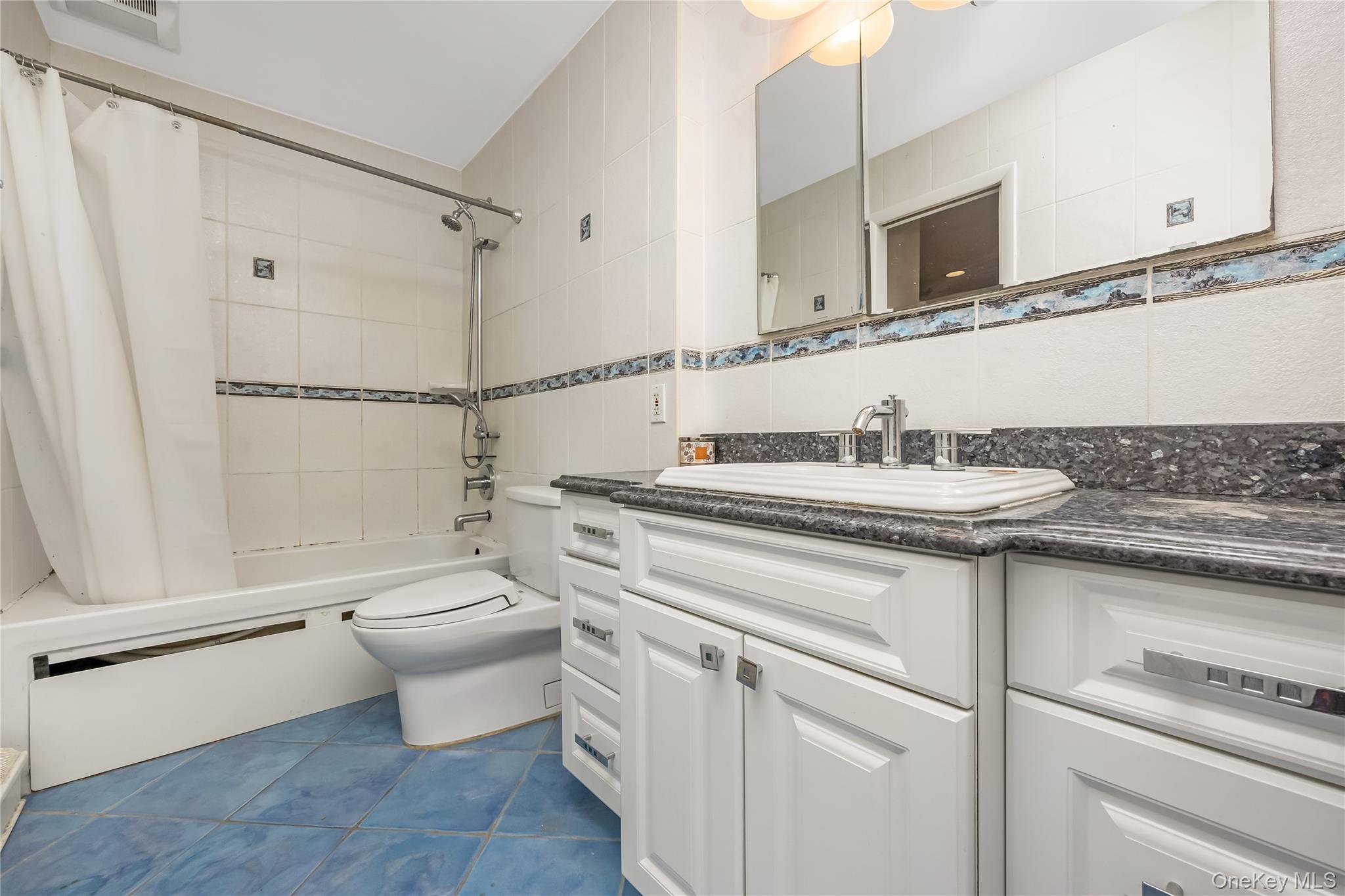 #13 photo, 2425 Sycamore Lane, North Bellmore , NY 11710