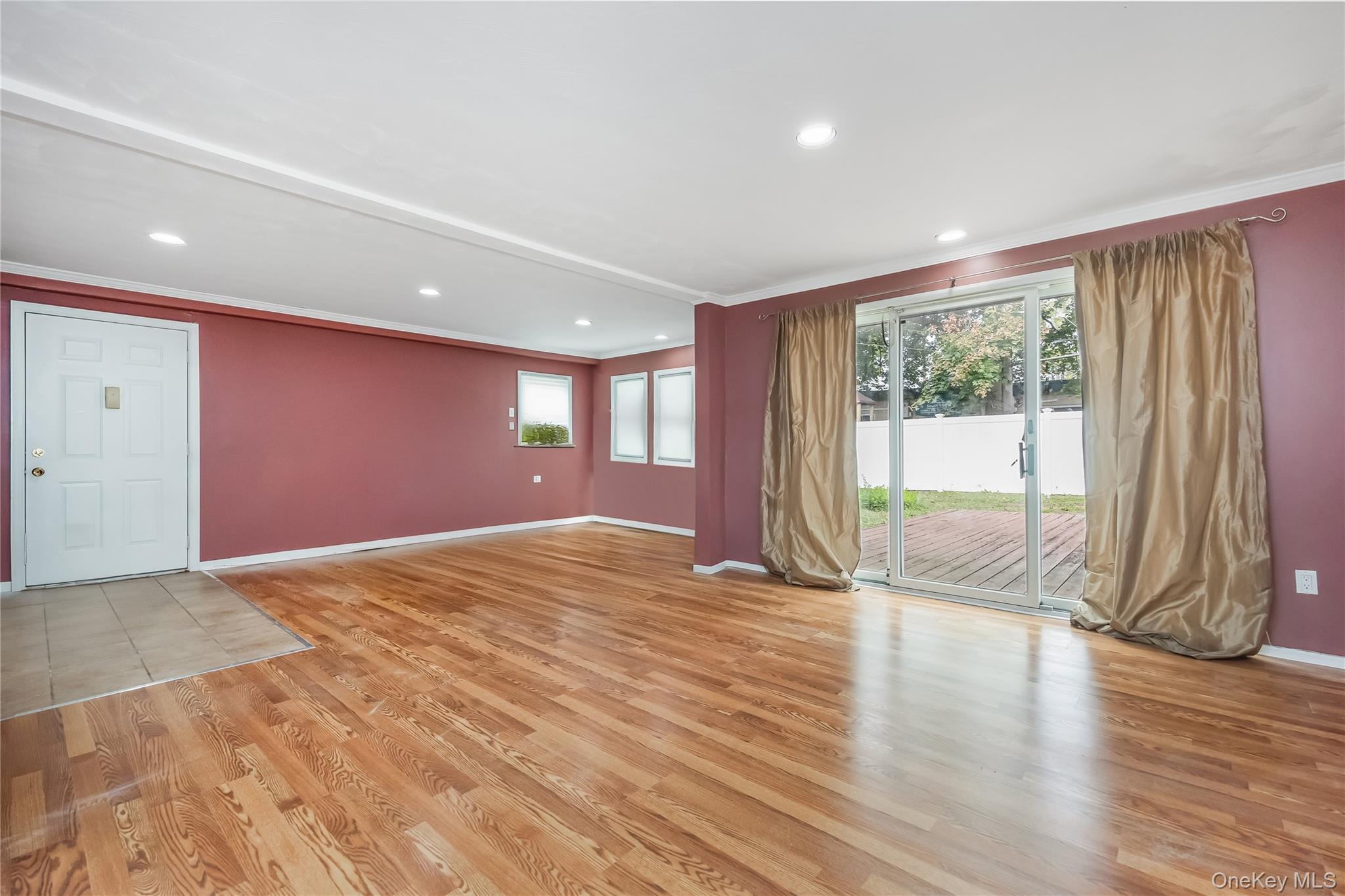 #14 photo, 2425 Sycamore Lane, North Bellmore , NY 11710