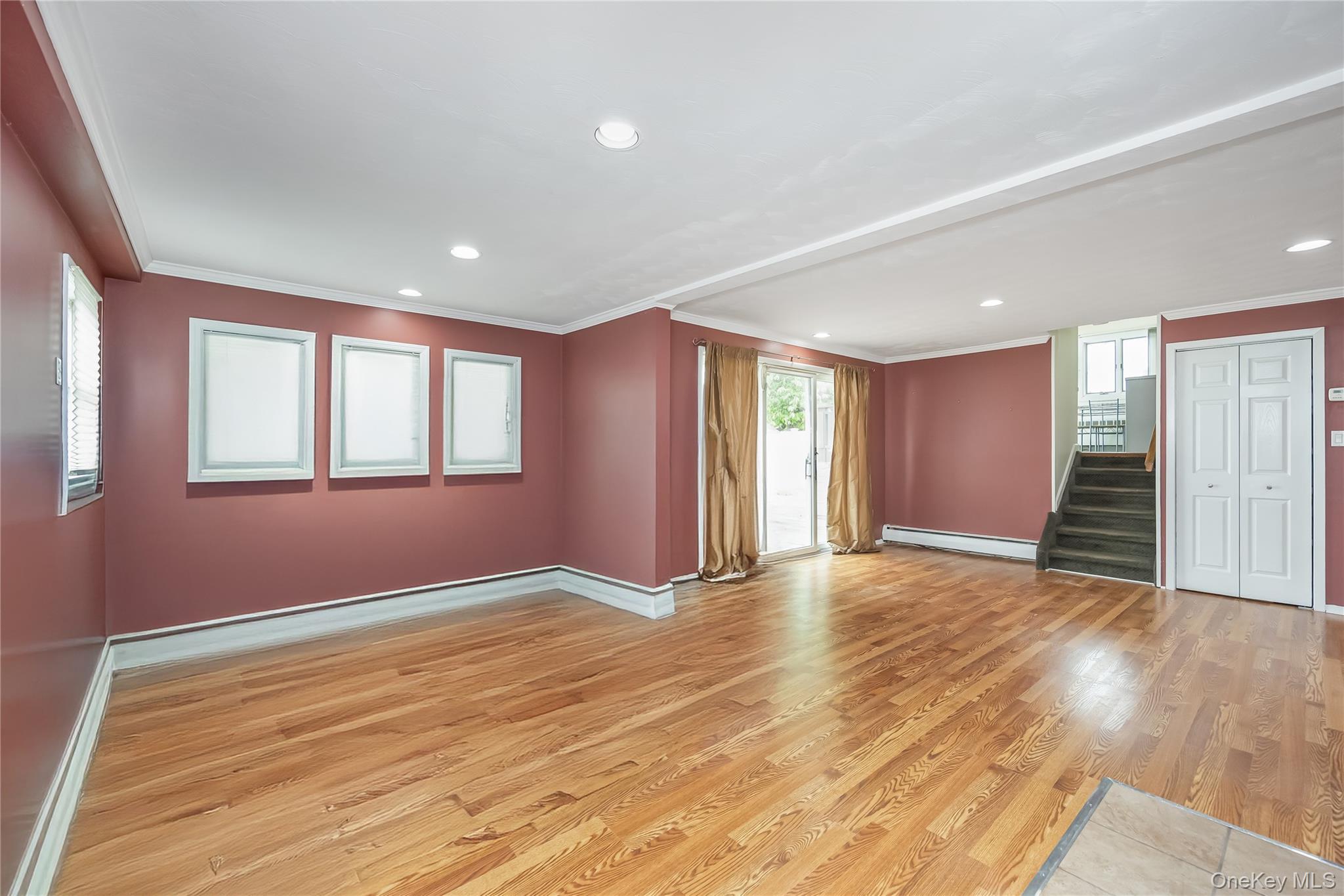 #16 photo, 2425 Sycamore Lane, North Bellmore , NY 11710