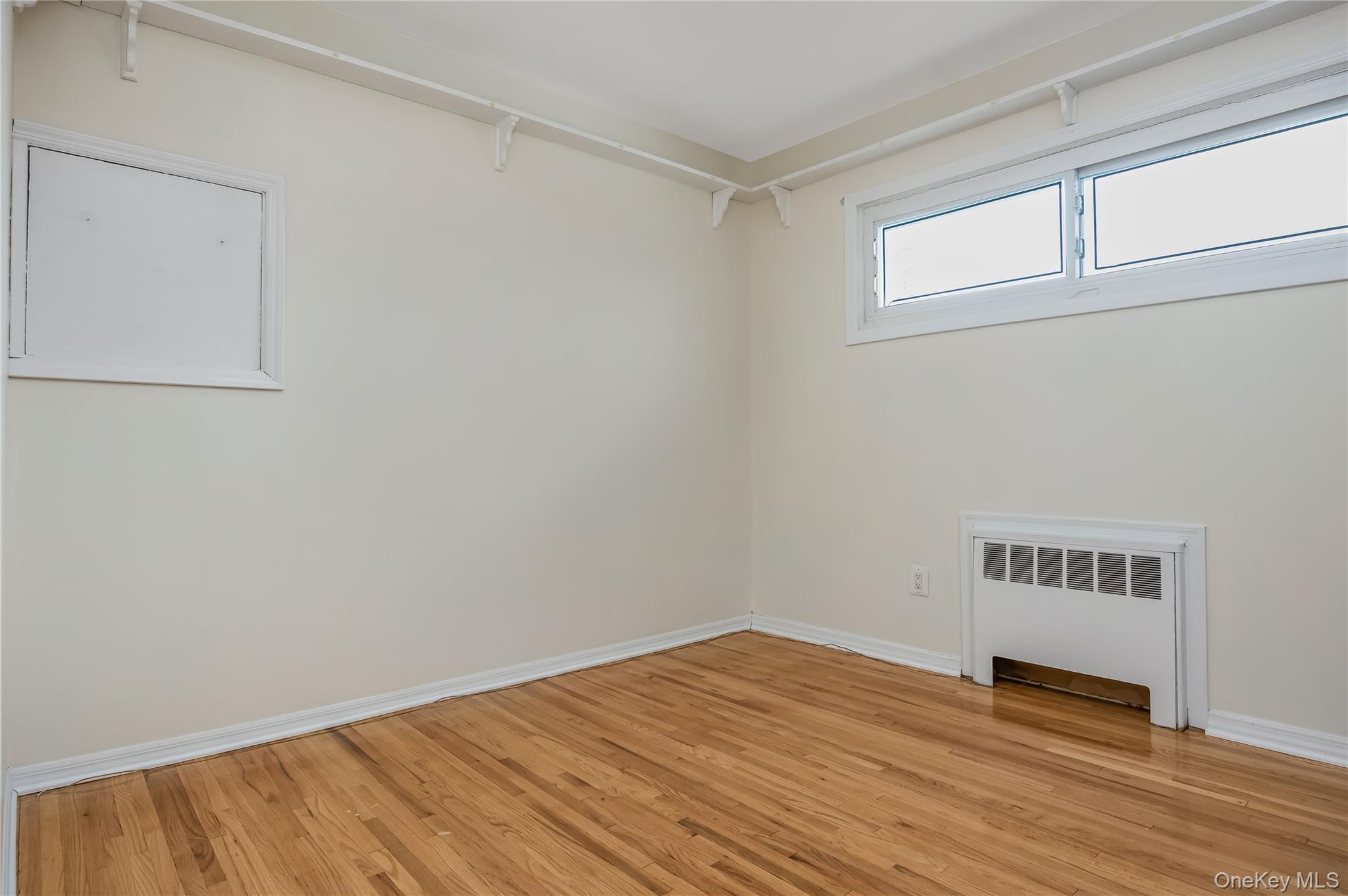 #9 photo, 2425 Sycamore Lane, North Bellmore , NY 11710