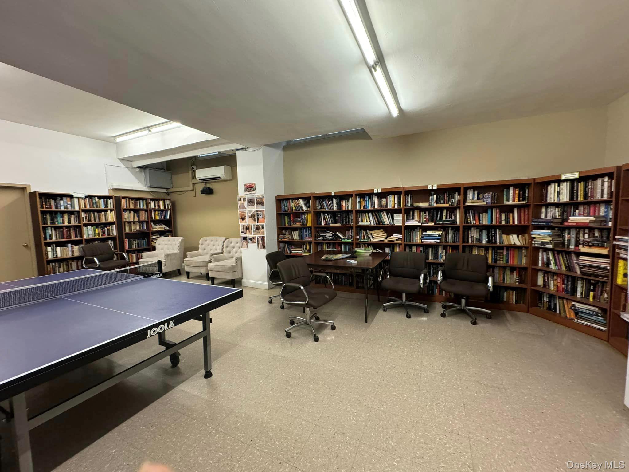 #10 photo, 70-25 Yellowstone Blvd, Forest Hills , NY 11375