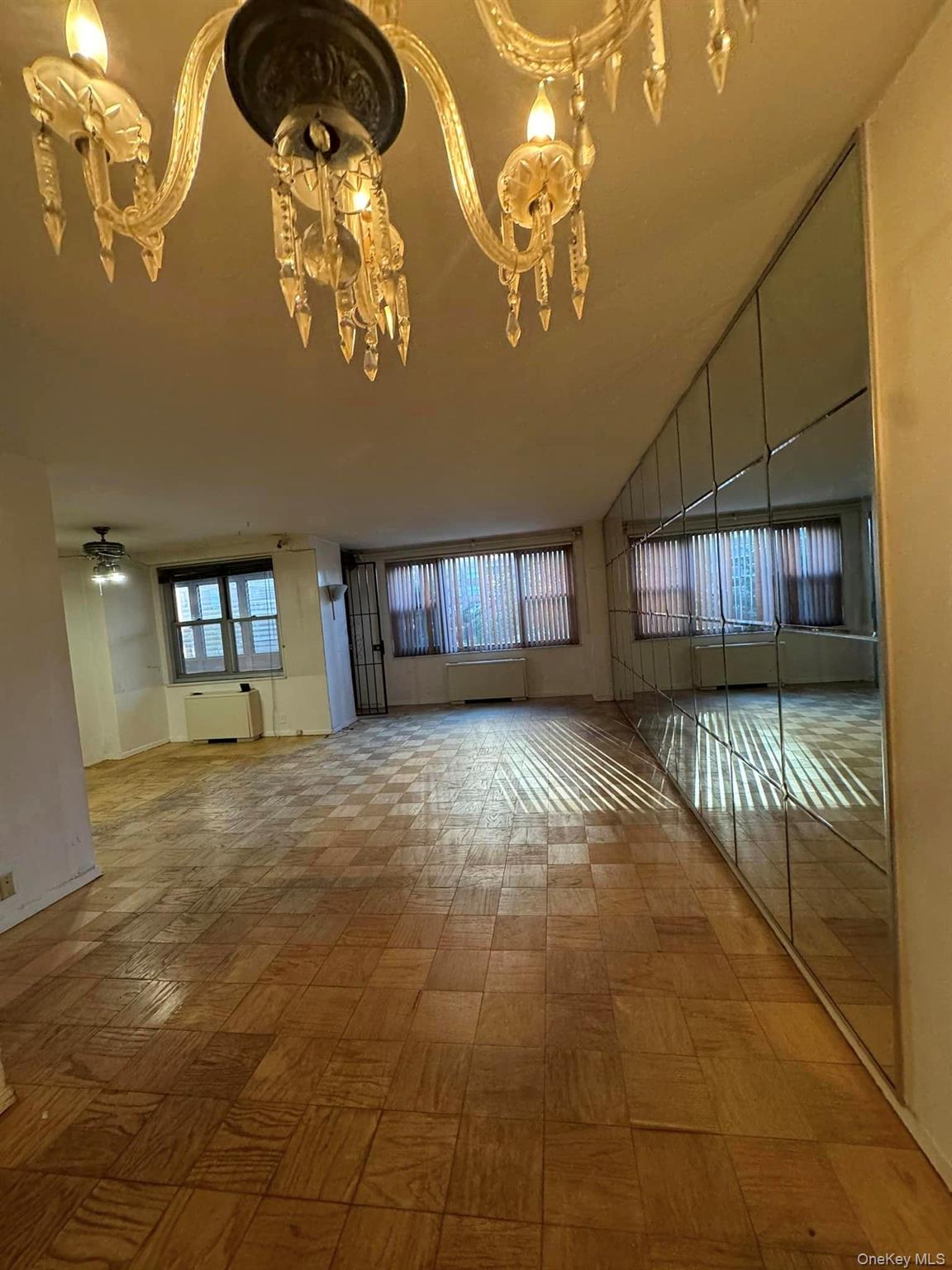 #4 photo, 70-25 Yellowstone Blvd, Forest Hills , NY 11375