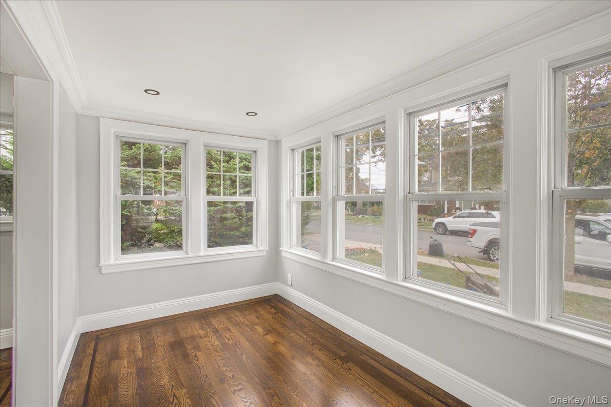 #10 photo, 327 N Forest Avenue, Rockville Centre , NY 11570