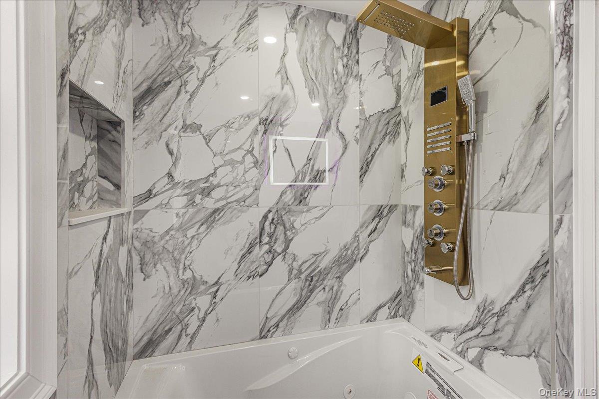 #17 photo, 327 N Forest Avenue, Rockville Centre , NY 11570