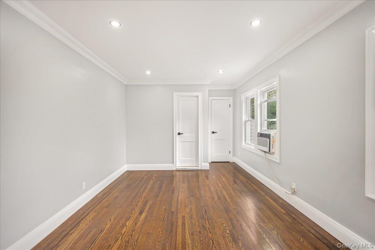 #18 photo, 327 N Forest Avenue, Rockville Centre , NY 11570