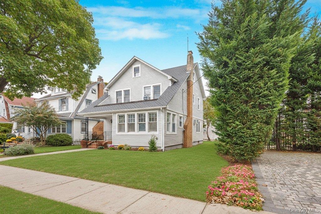 #2 photo, 327 N Forest Avenue, Rockville Centre , NY 11570