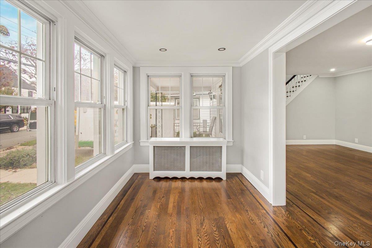 #4 photo, 327 N Forest Avenue, Rockville Centre , NY 11570