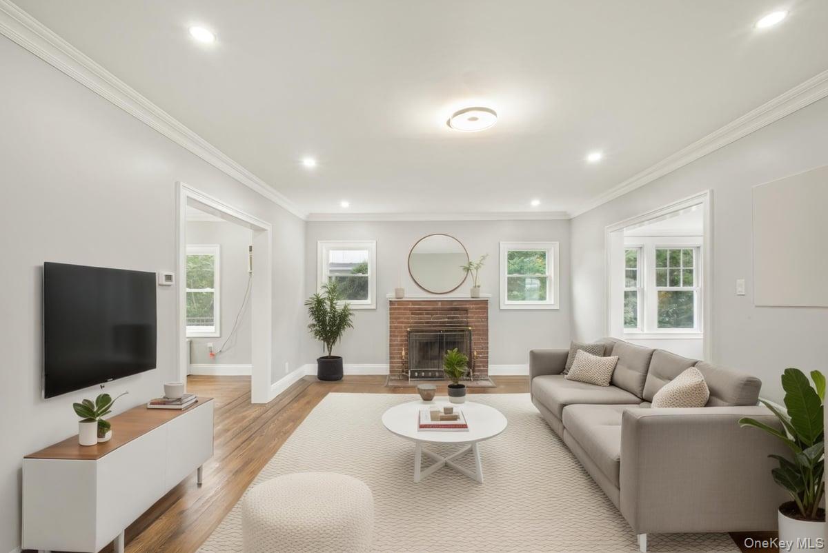 #5 photo, 327 N Forest Avenue, Rockville Centre , NY 11570