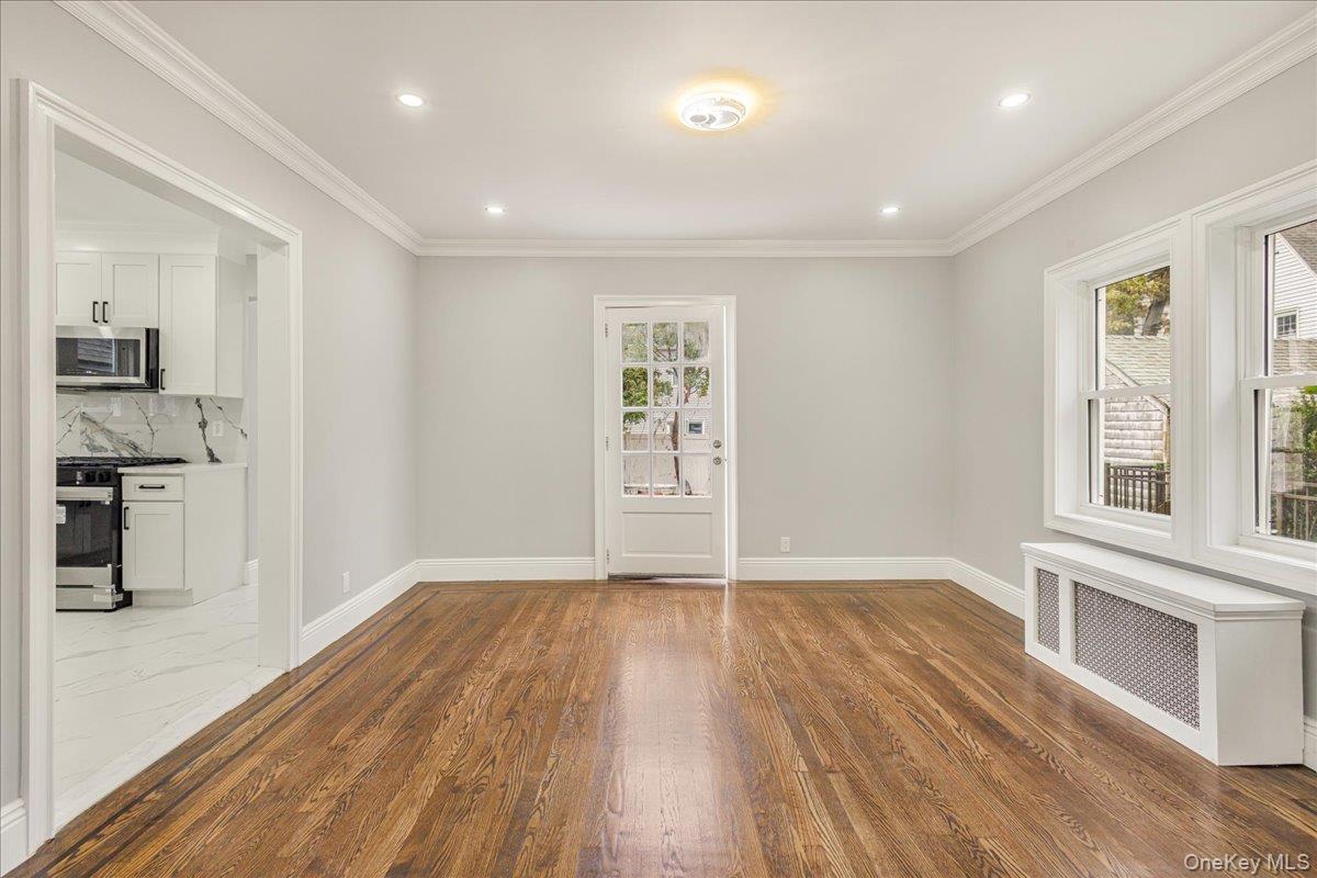 #7 photo, 327 N Forest Avenue, Rockville Centre , NY 11570