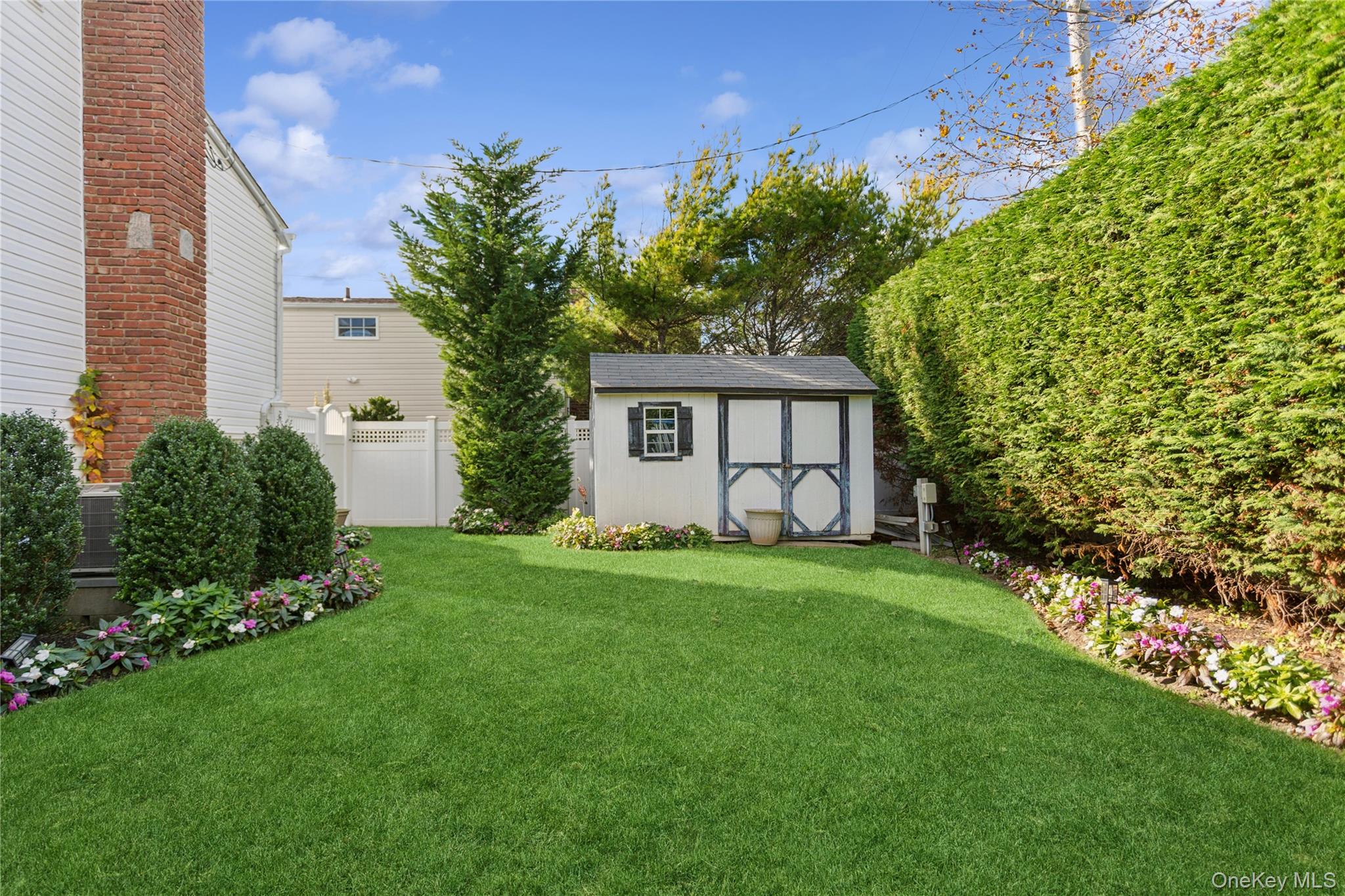 #15 photo, 2 Leamington St, Lido Beach , NY 11561