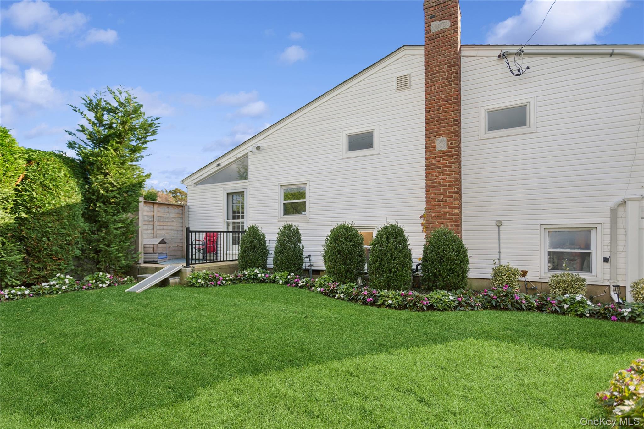 #17 photo, 2 Leamington St, Lido Beach , NY 11561