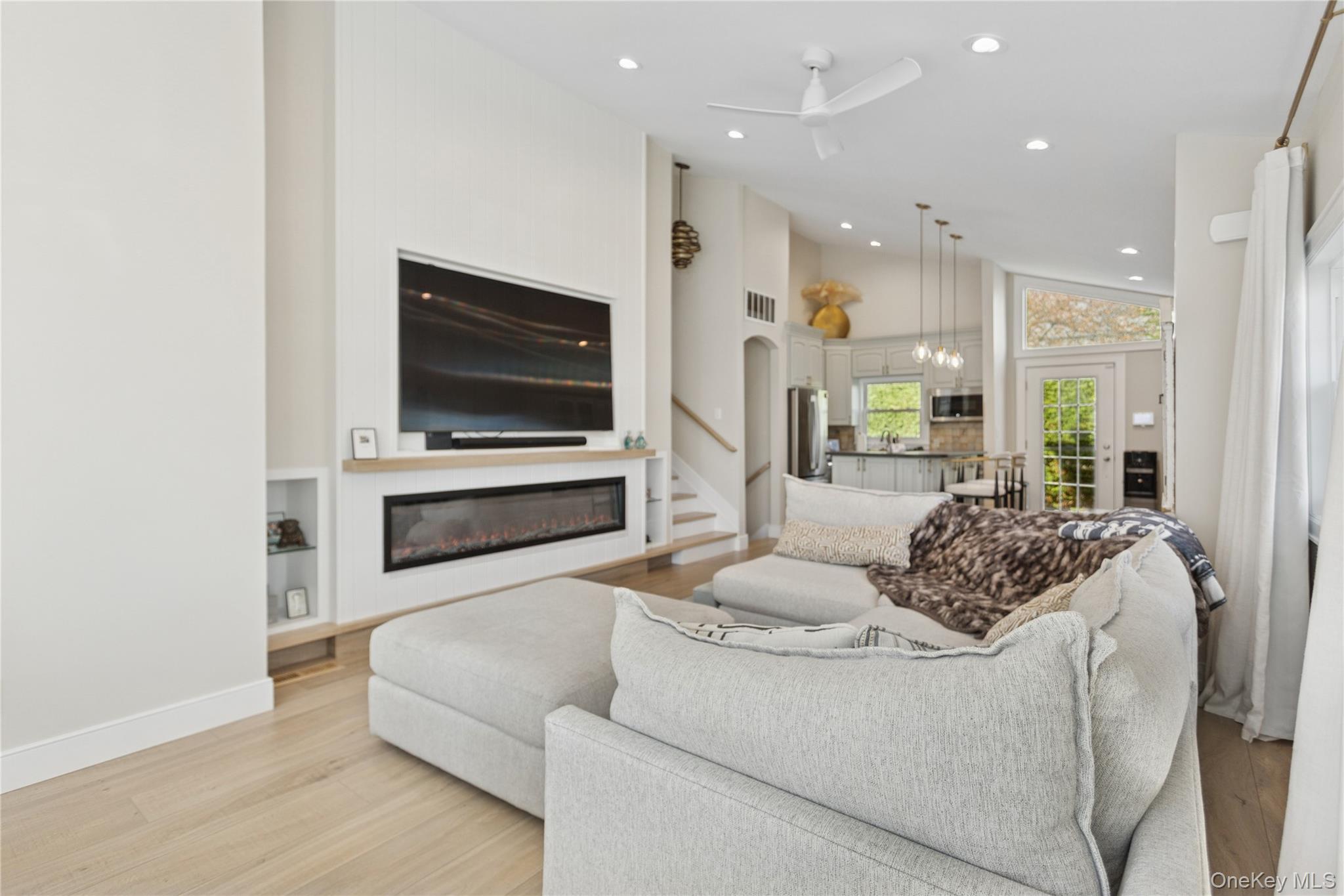 #19 photo, 2 Leamington St, Lido Beach , NY 11561