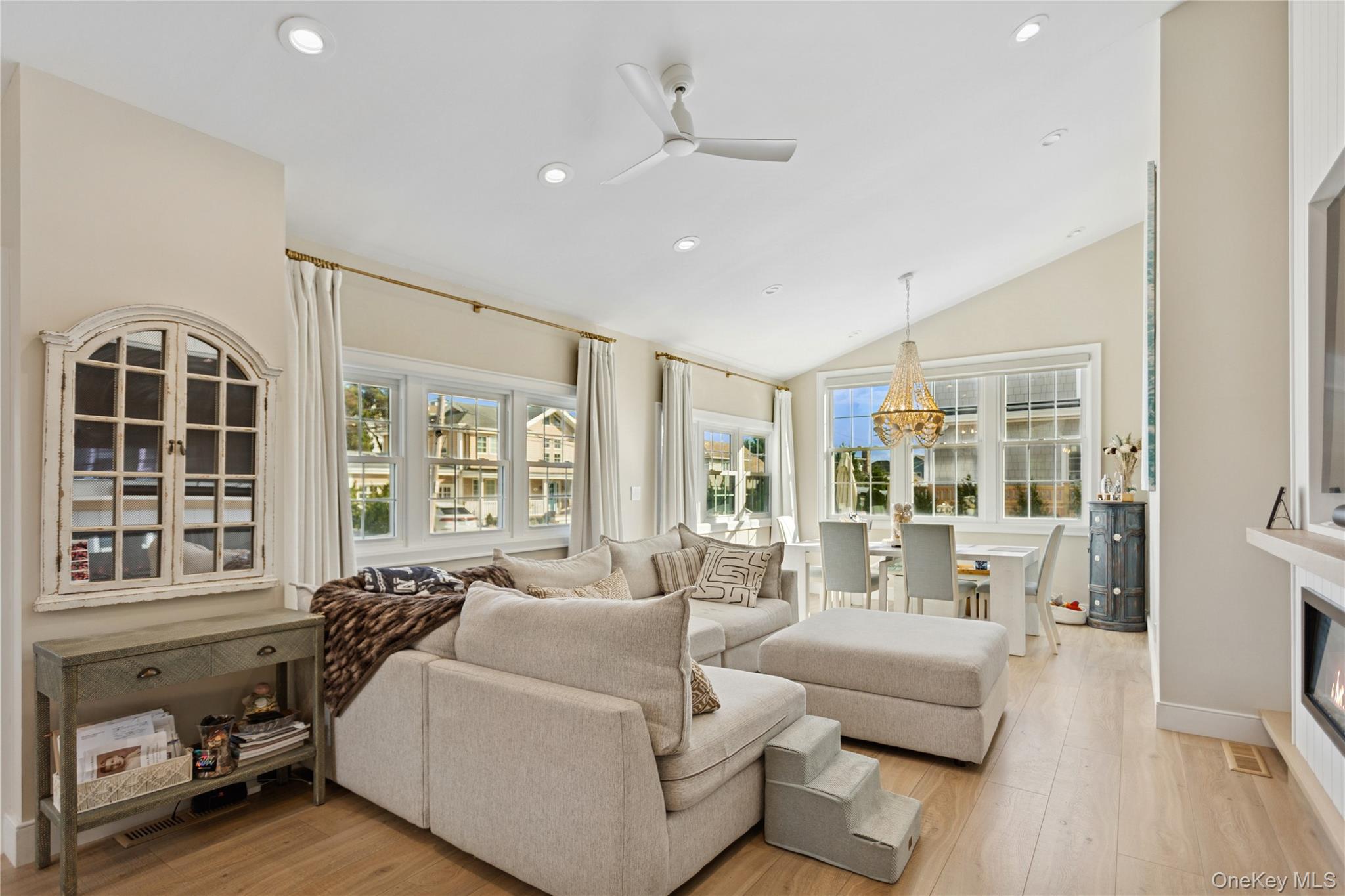 #20 photo, 2 Leamington St, Lido Beach , NY 11561