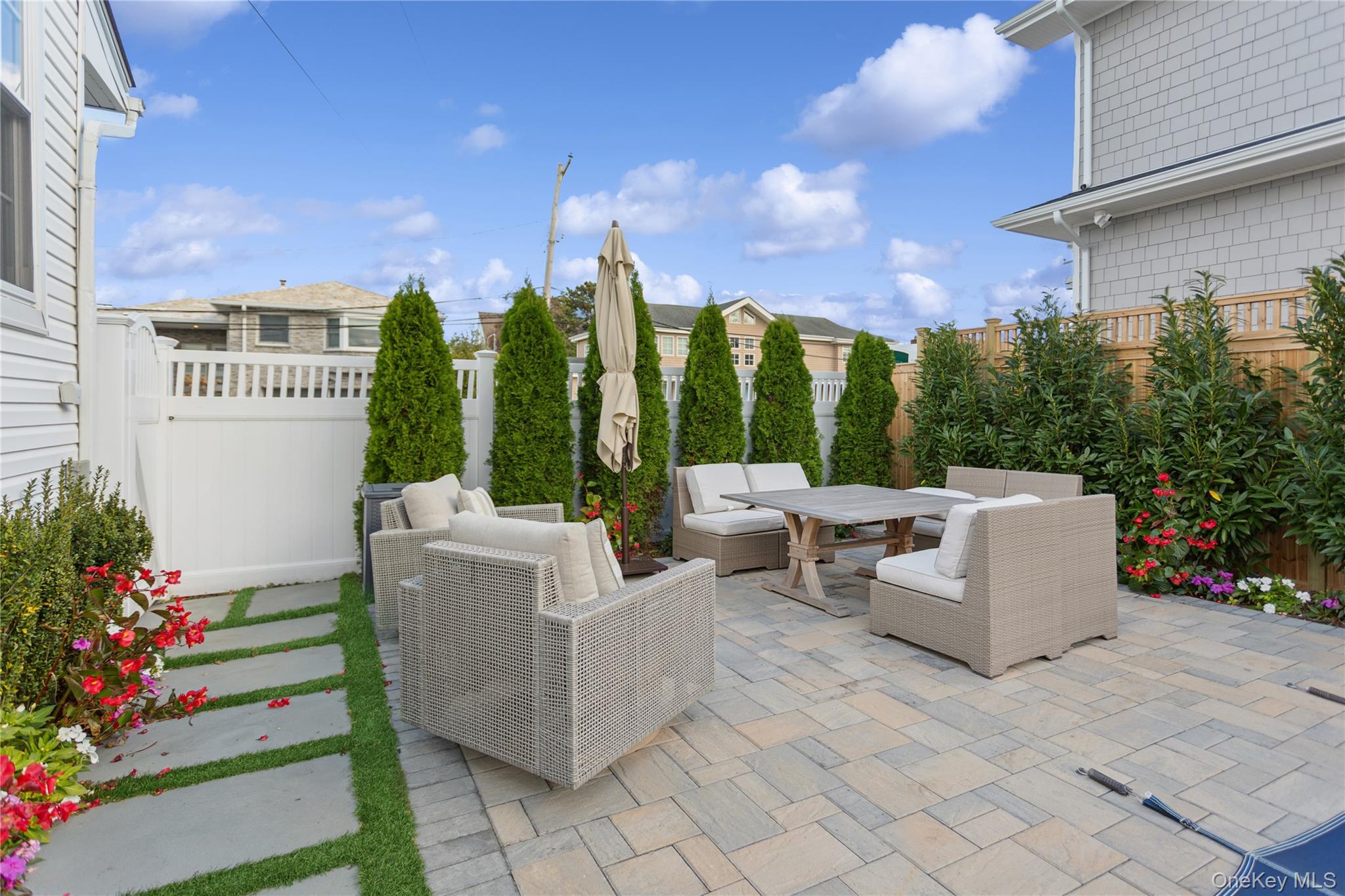 #7 photo, 2 Leamington St, Lido Beach , NY 11561