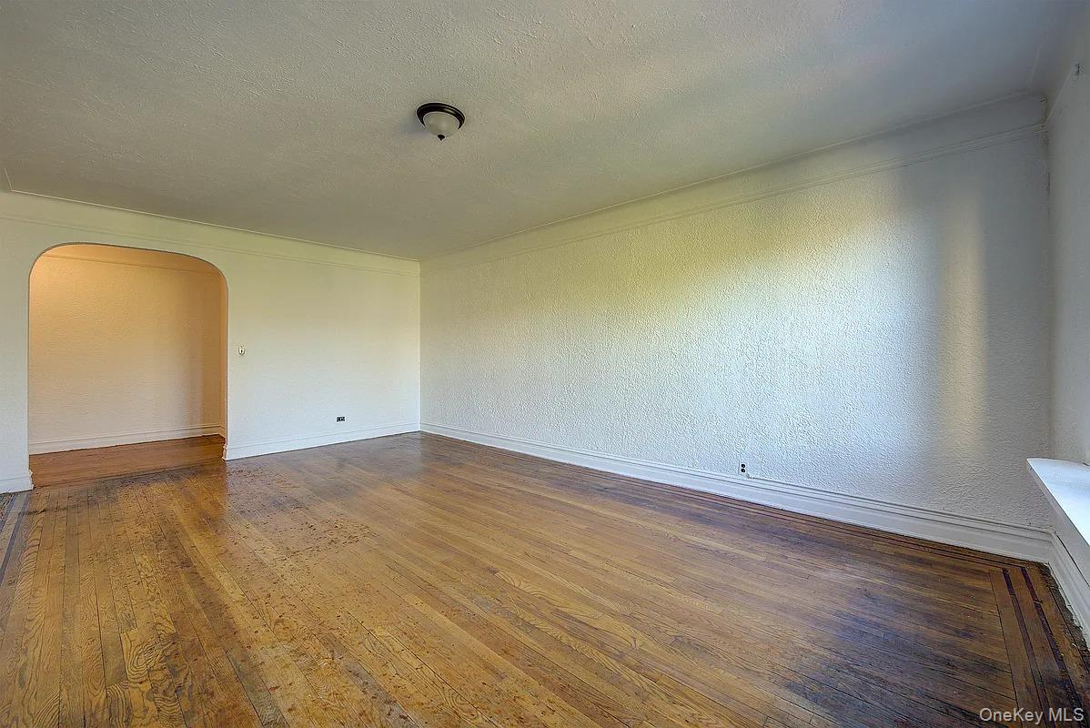 #7 photo, 109-14 Ascan Avenue, Forest Hills , NY 11375