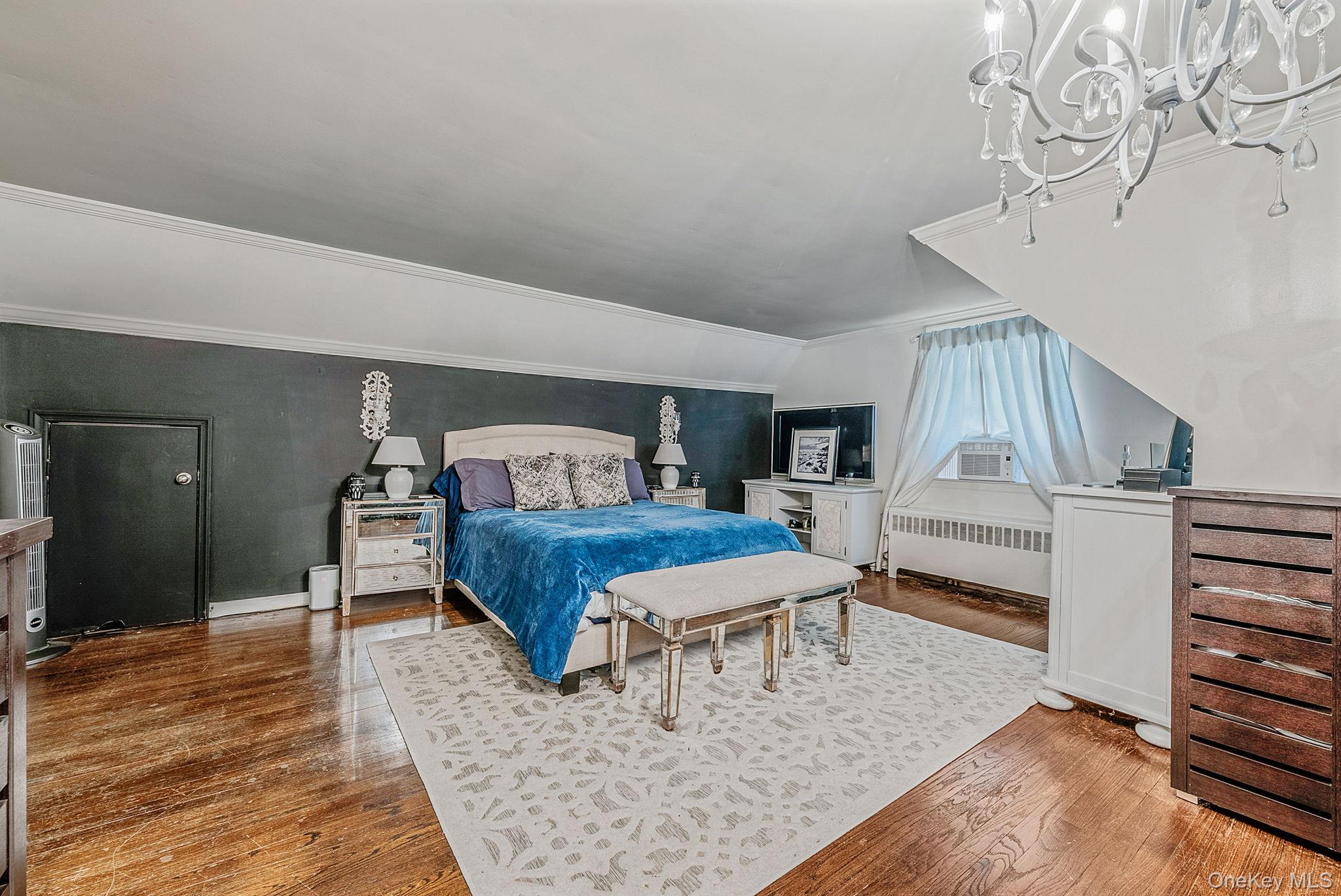 #19 photo, 50 Mole Place, Amityville , NY 11701