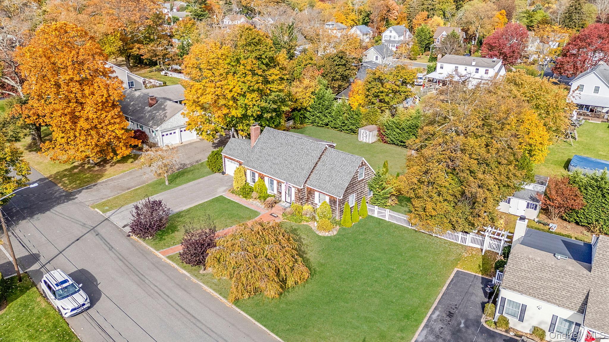 #6 photo, 50 Mole Place, Amityville , NY 11701