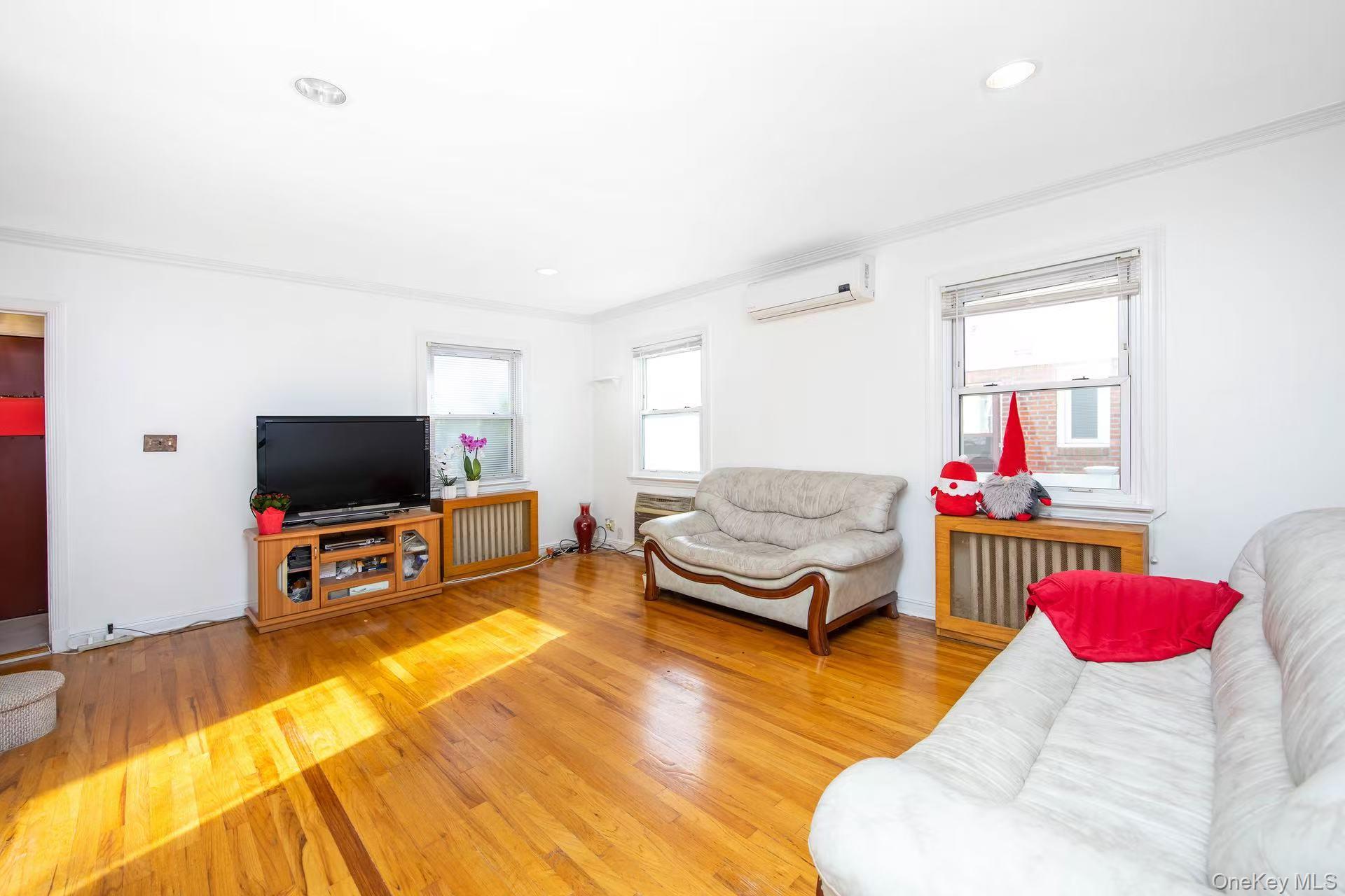 #4 photo, 56-28 213th Street, Bayside , NY 11364