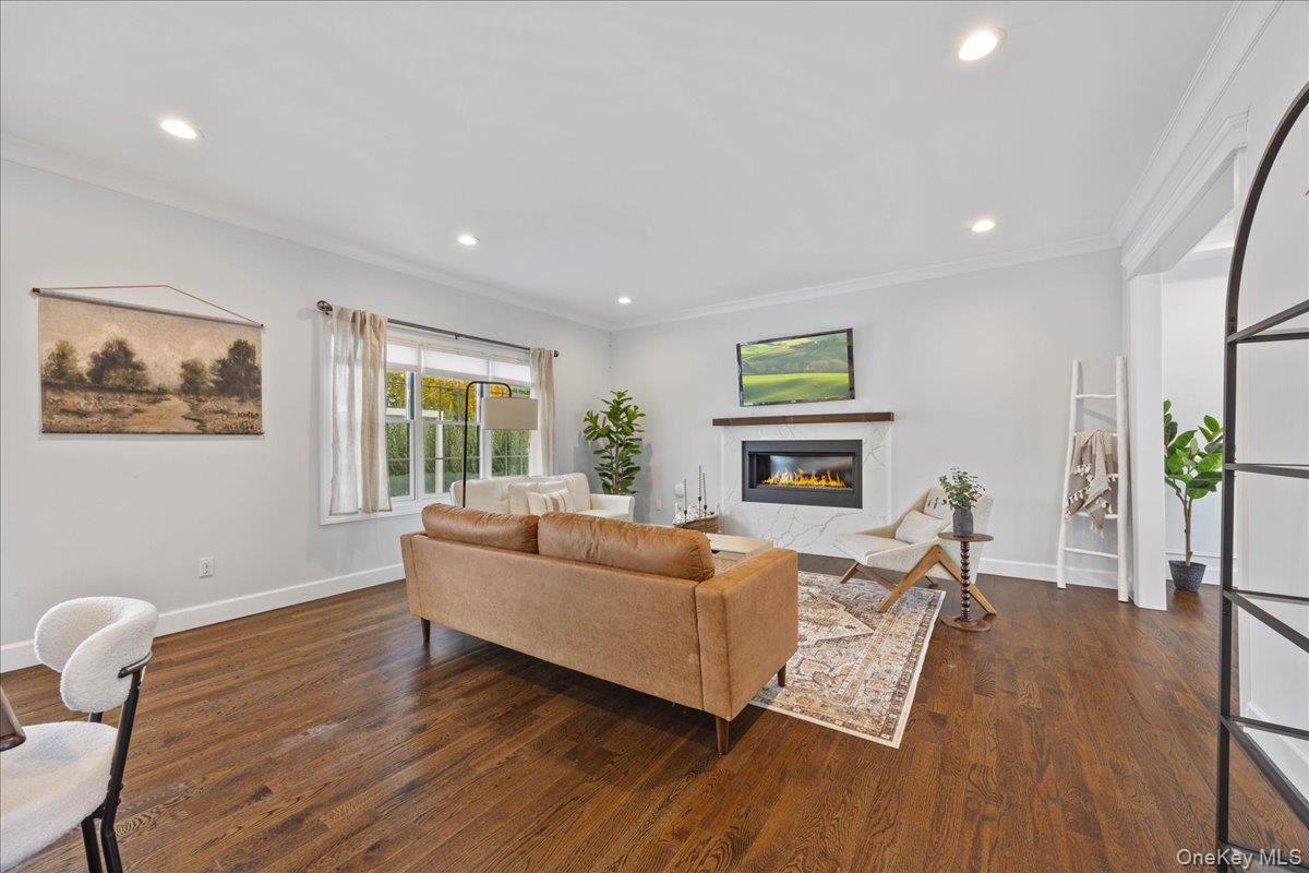 #11 photo, 60 Moss Lane, Jericho , NY 11753