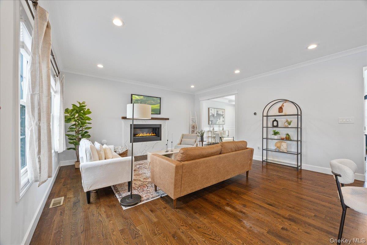 #12 photo, 60 Moss Lane, Jericho , NY 11753