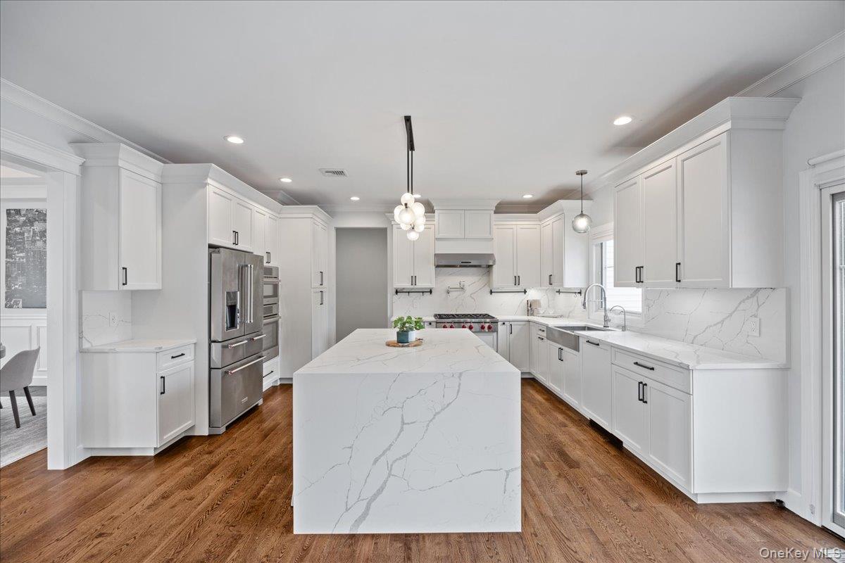 #13 photo, 60 Moss Lane, Jericho , NY 11753