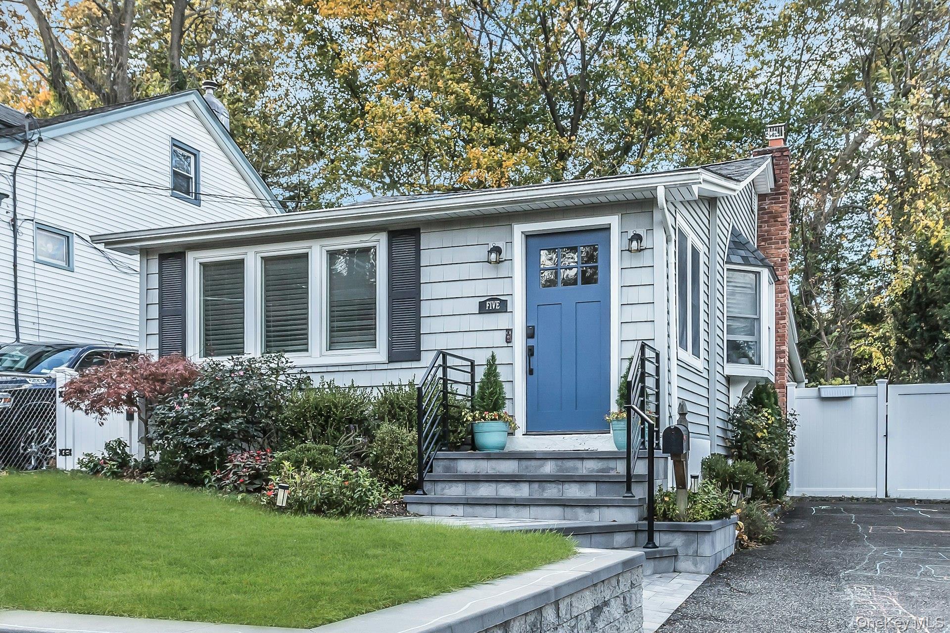 #2 photo, 5 Cody Avenue, Glen Head , NY 11545