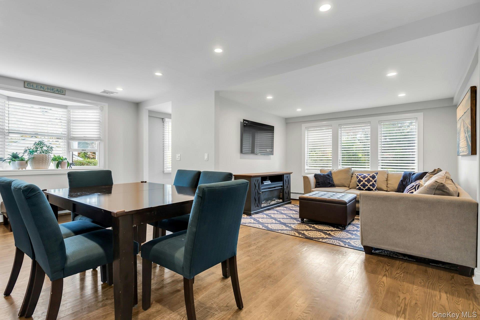 #8 photo, 5 Cody Avenue, Glen Head , NY 11545