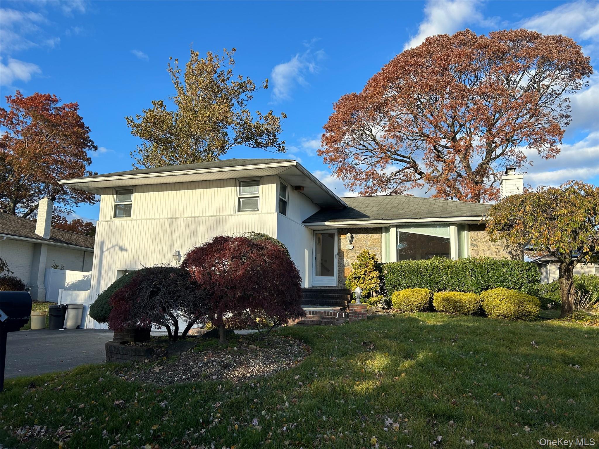 #1 photo, 16 Middle Lane, Jericho , NY 11753