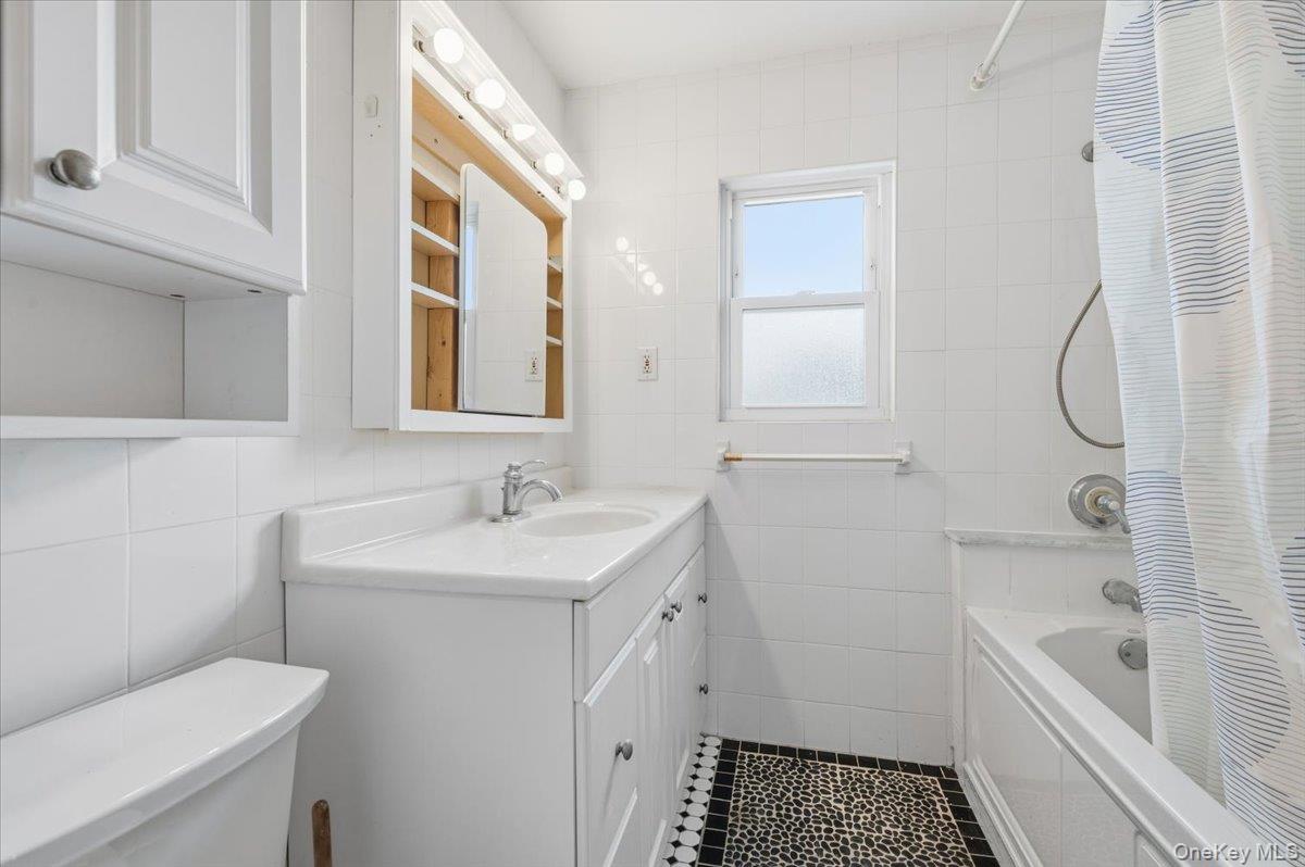 #14 photo, 962 Washington Street, Baldwin , NY 11510