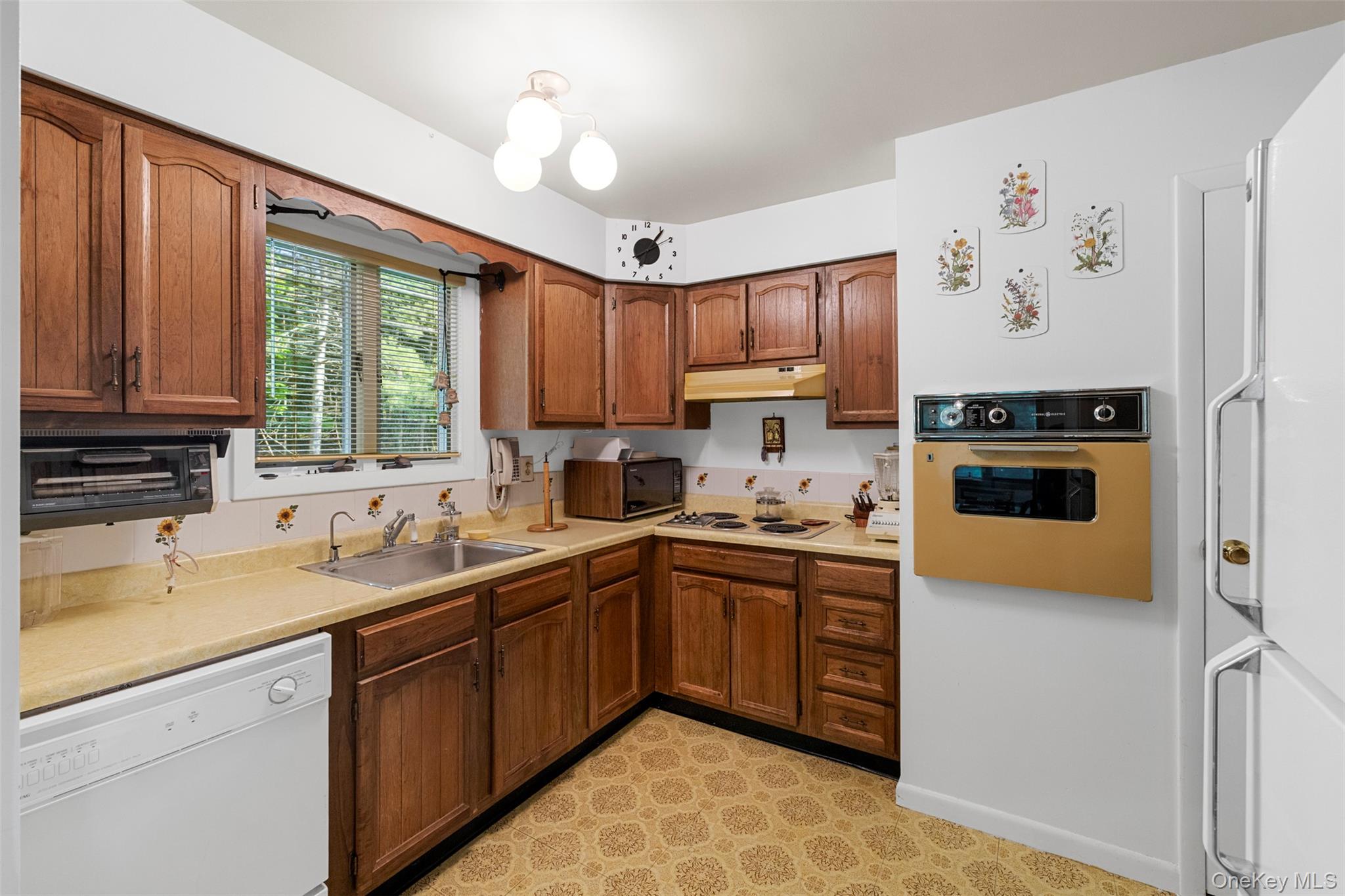 #18 photo, 16 Fairway Drive, Highland Lake , NY 12743