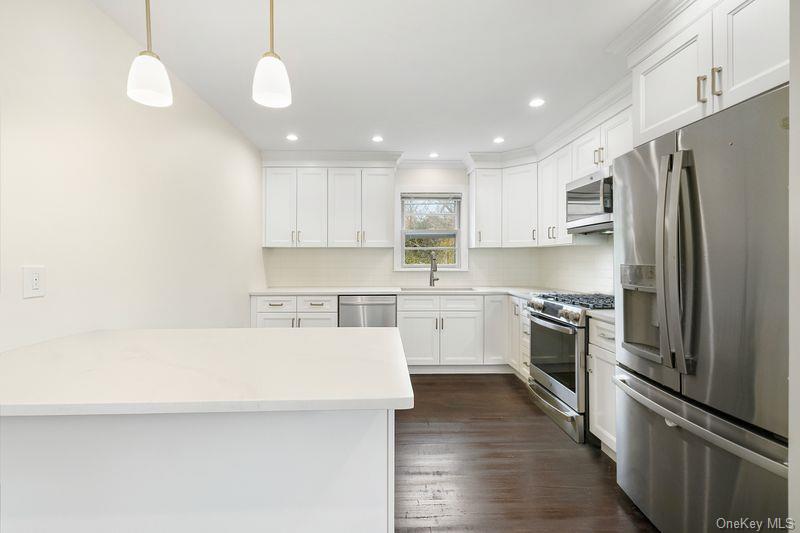 #5 photo, 18 Park Avenue, Irvington , NY 10533