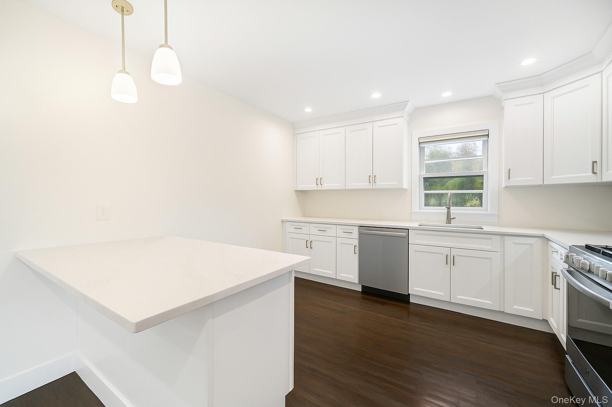 #6 photo, 18 Park Avenue, Irvington , NY 10533