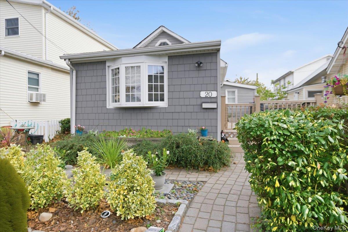 #1 photo, 20 Magnolia Place, Bronx , NY 10465