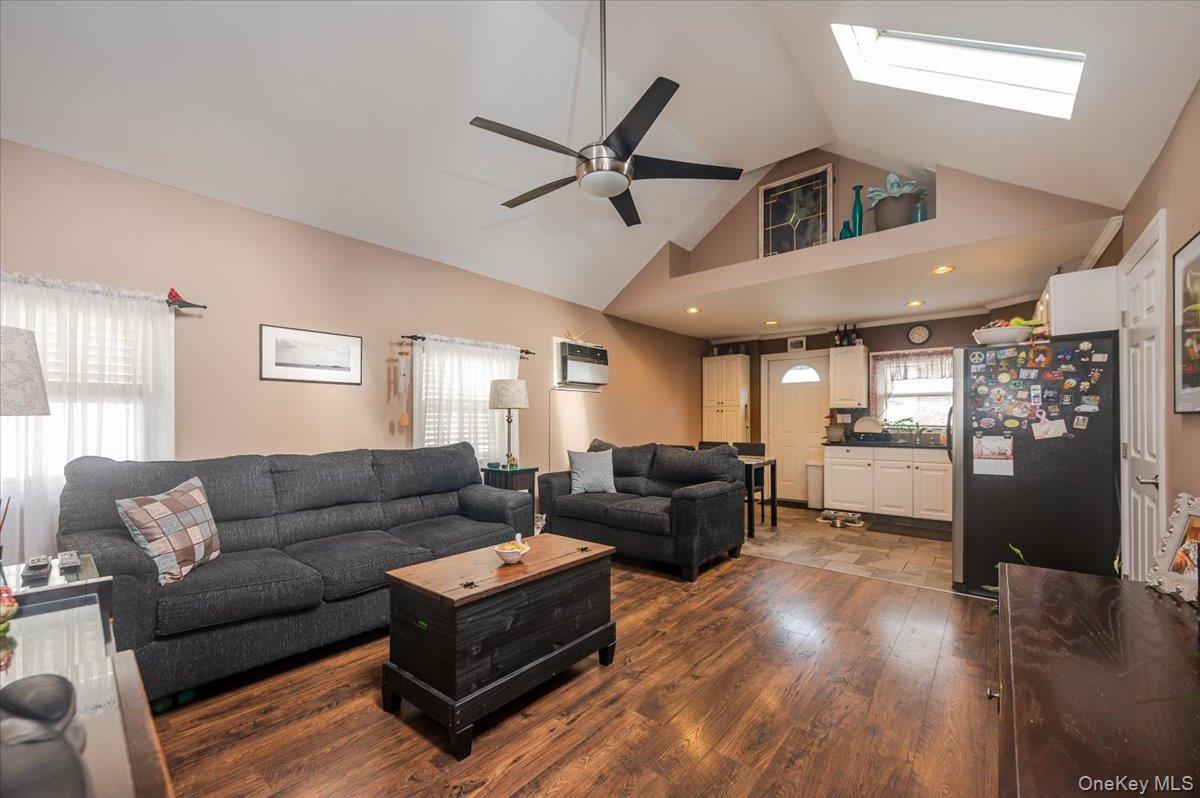 #3 photo, 20 Magnolia Place, Bronx , NY 10465