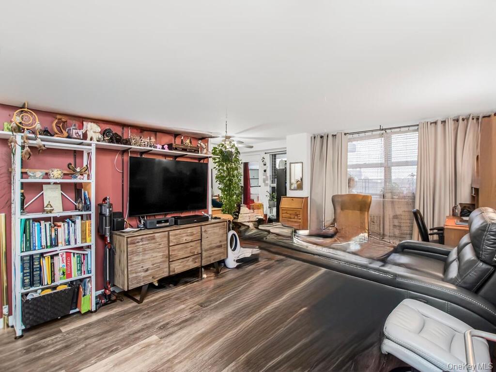 #6 photo, 1966 Newbold Avenue, Bronx , NY 10472